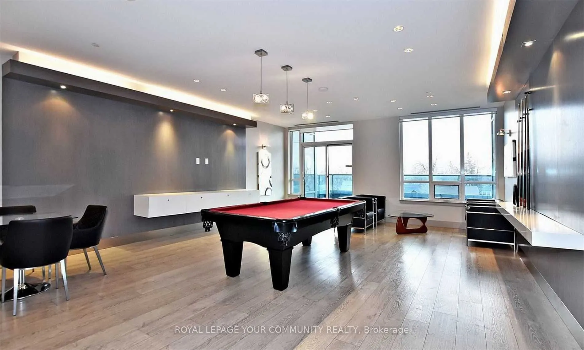 7161 Yonge Street, #2426