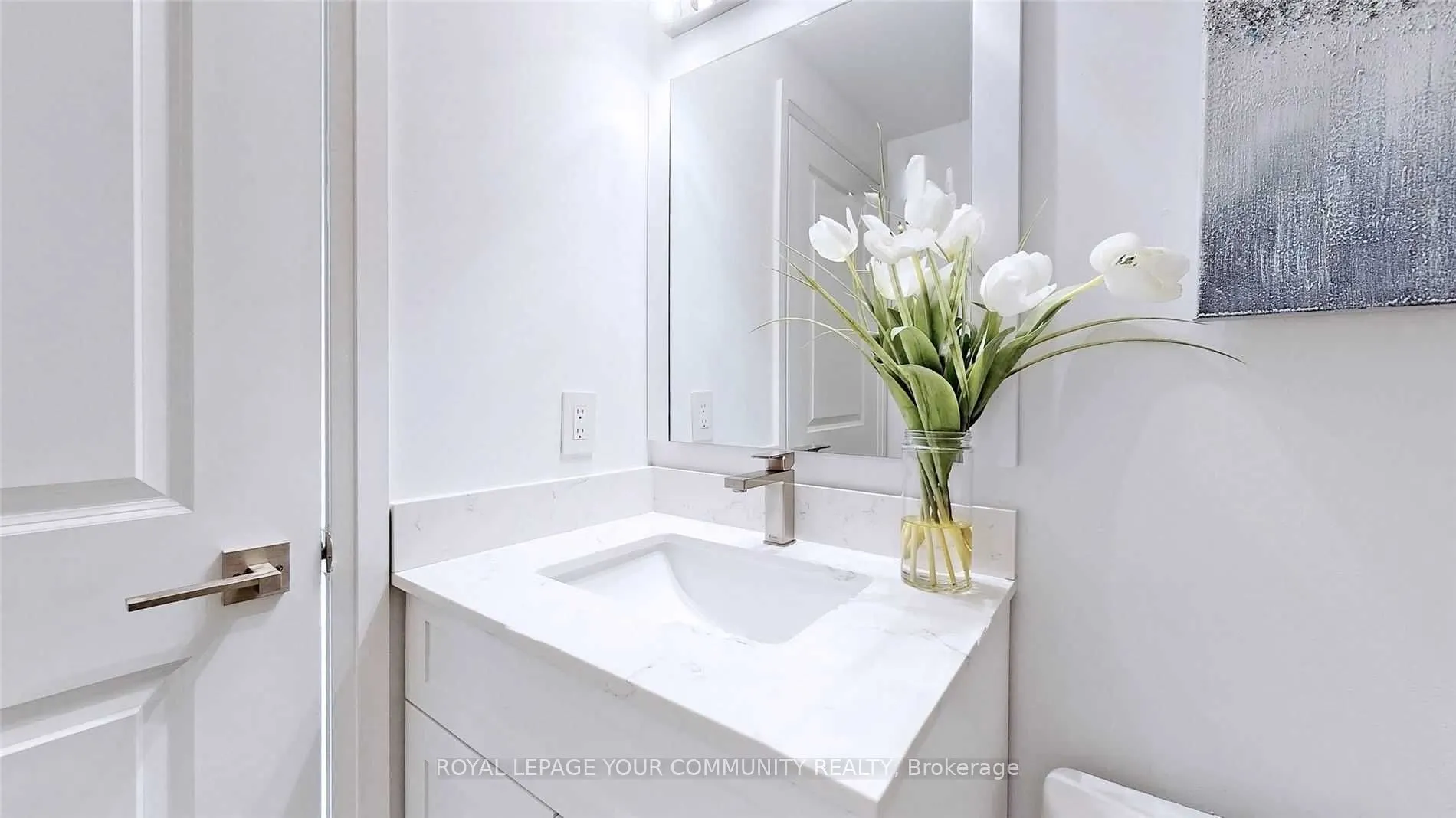 7161 Yonge Street, #2426