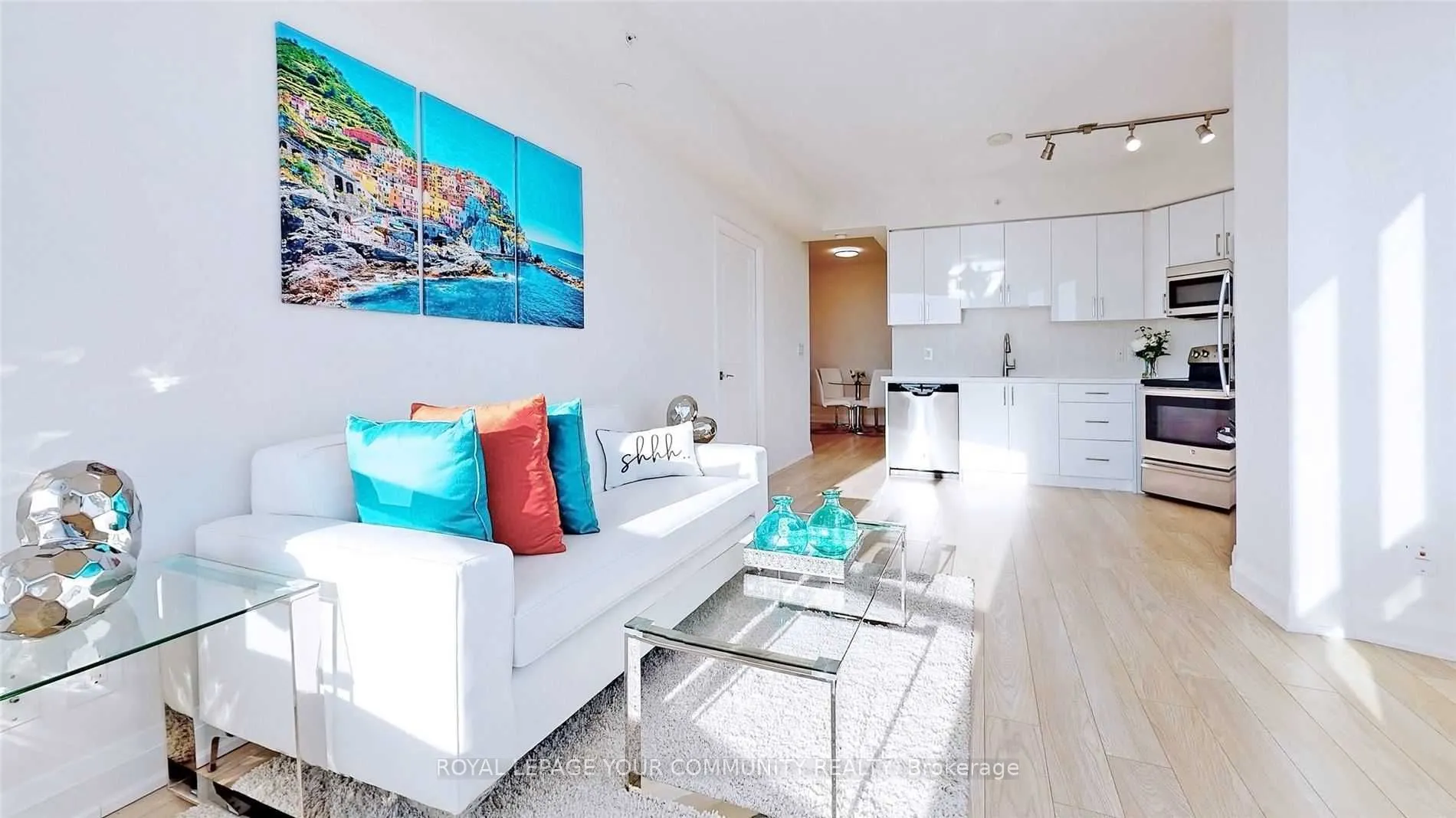 7161 Yonge Street, #2426