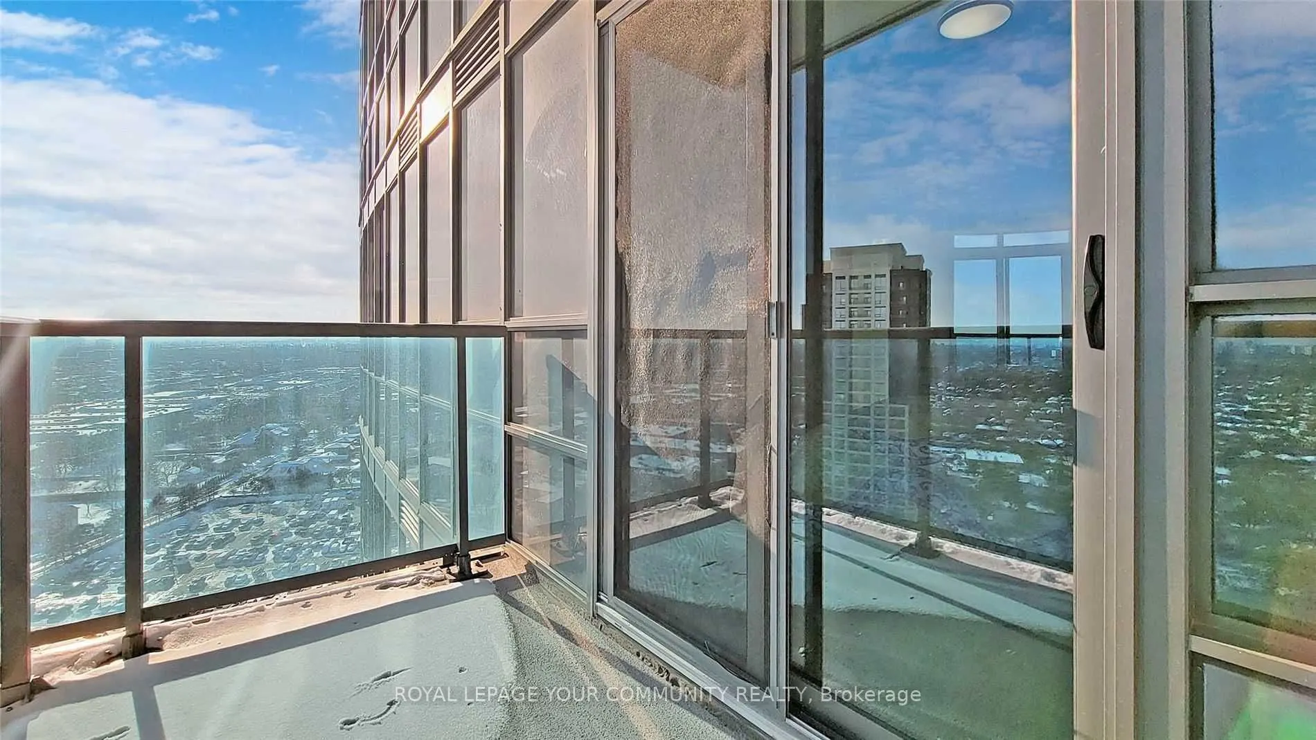 7161 Yonge Street, #2426