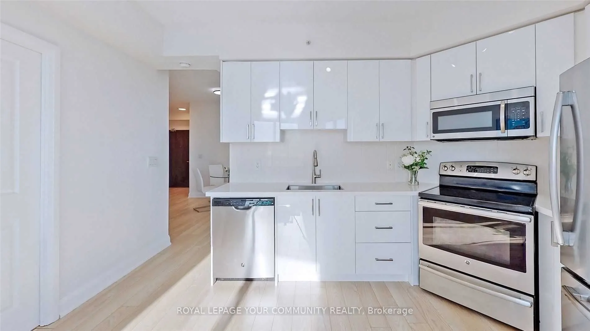 7161 Yonge Street, #2426