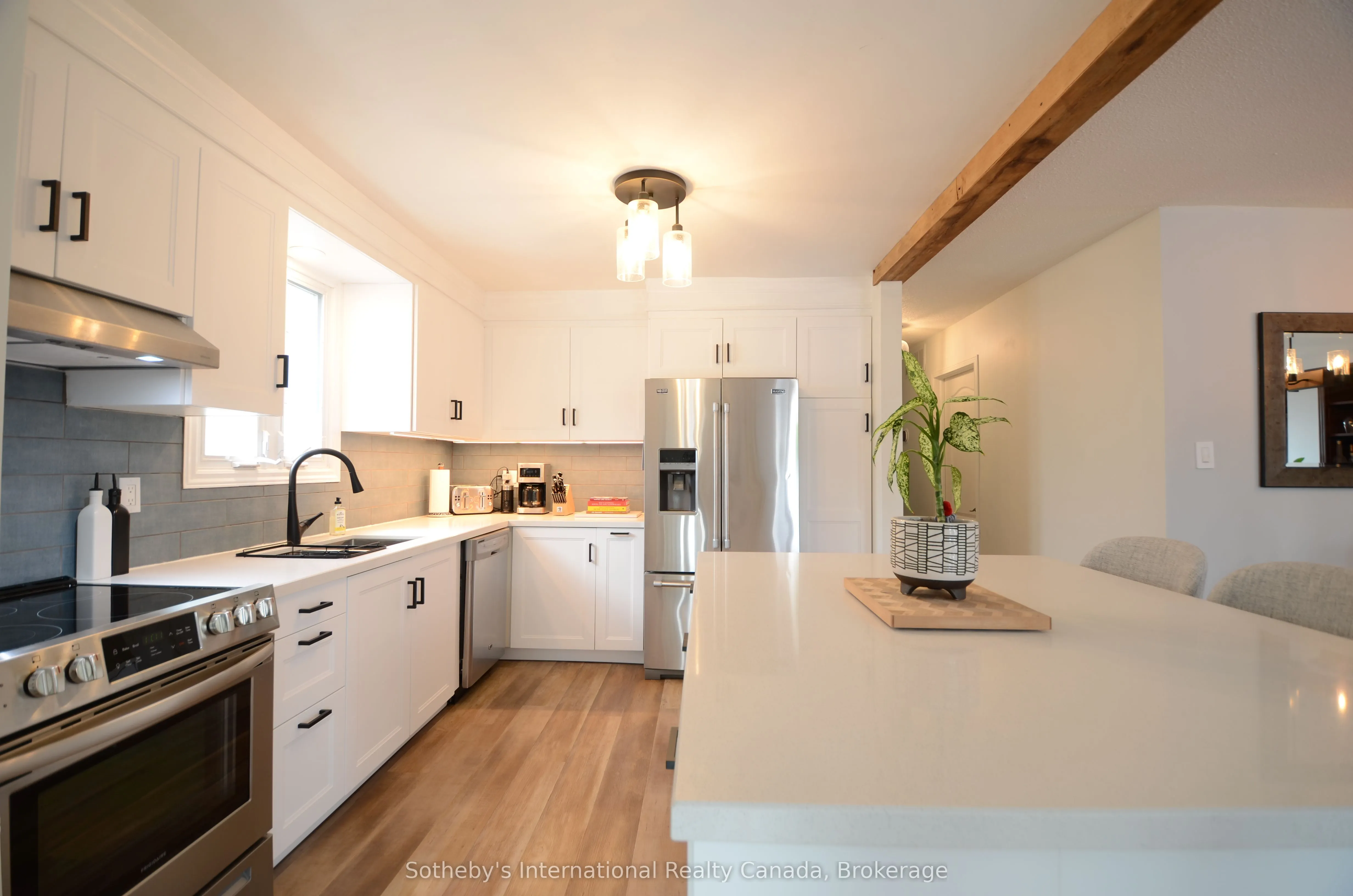 6 Longview Drive