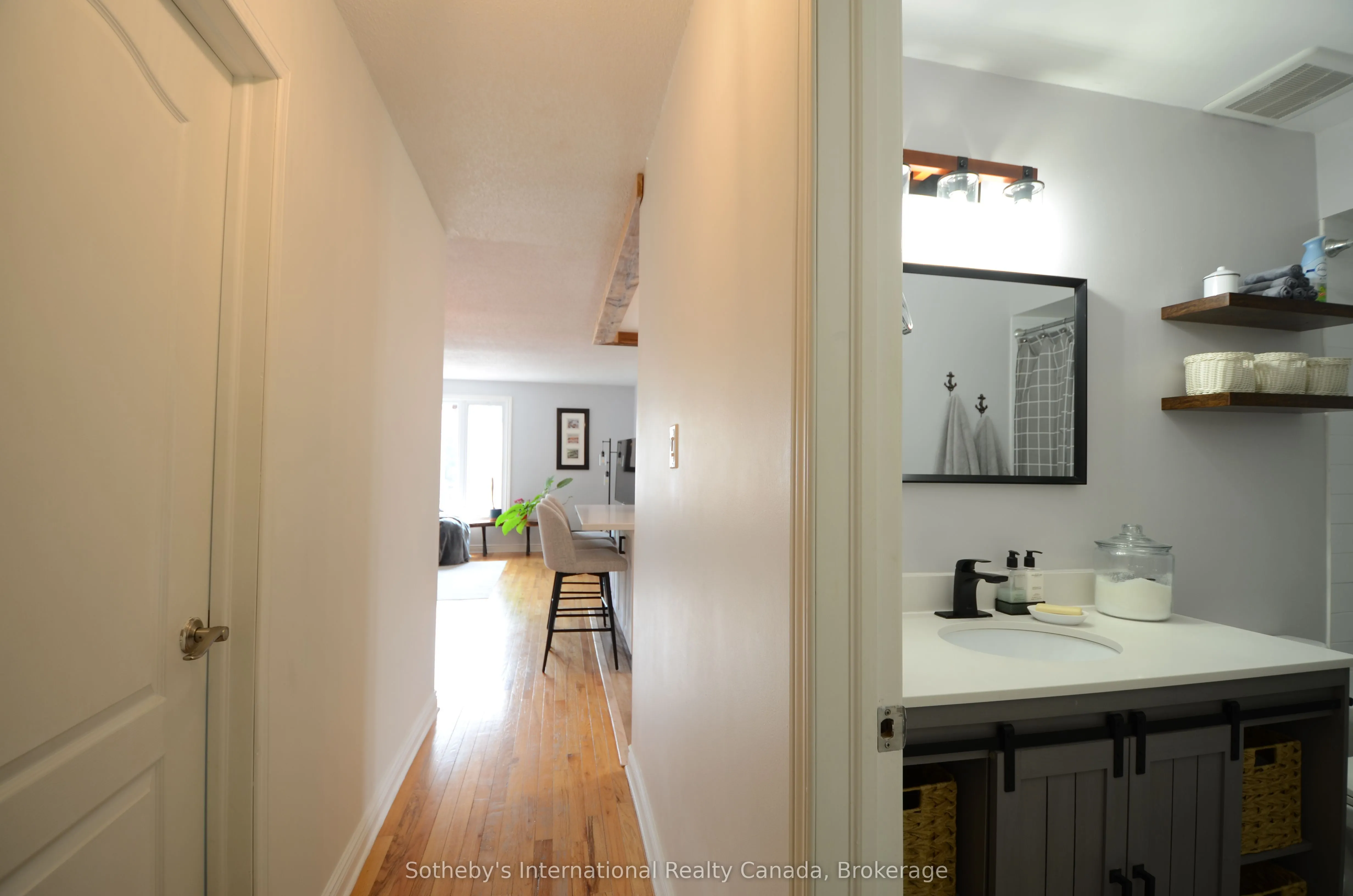 6 Longview Drive