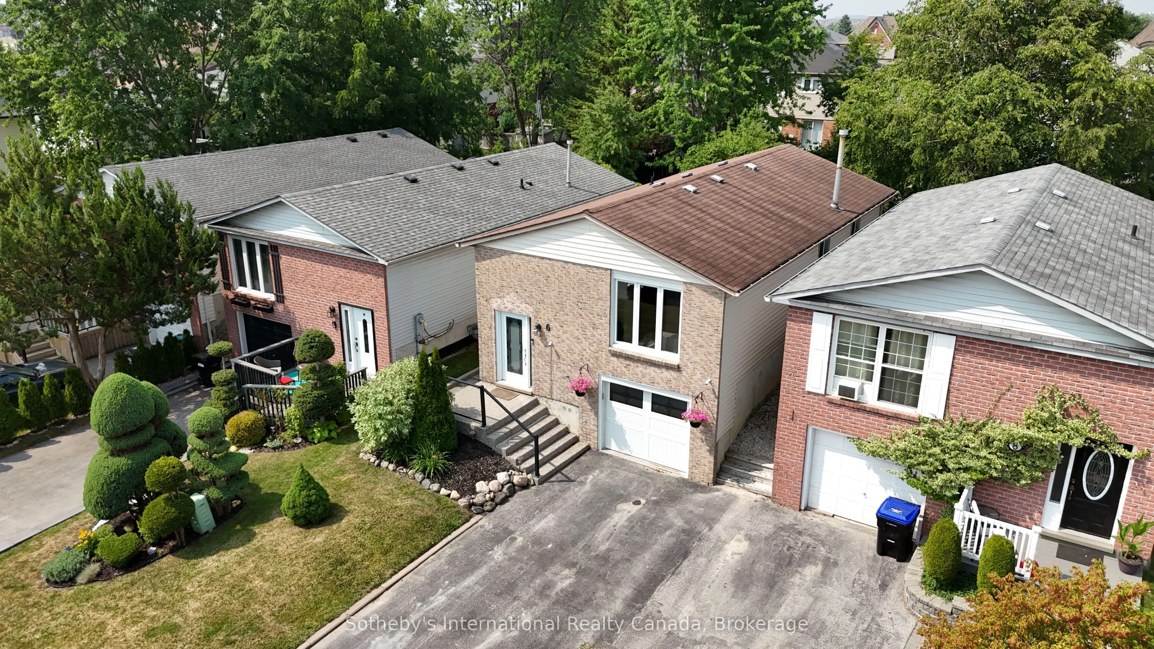 6 Longview Drive