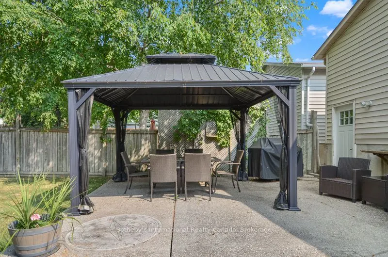 6 Longview Drive