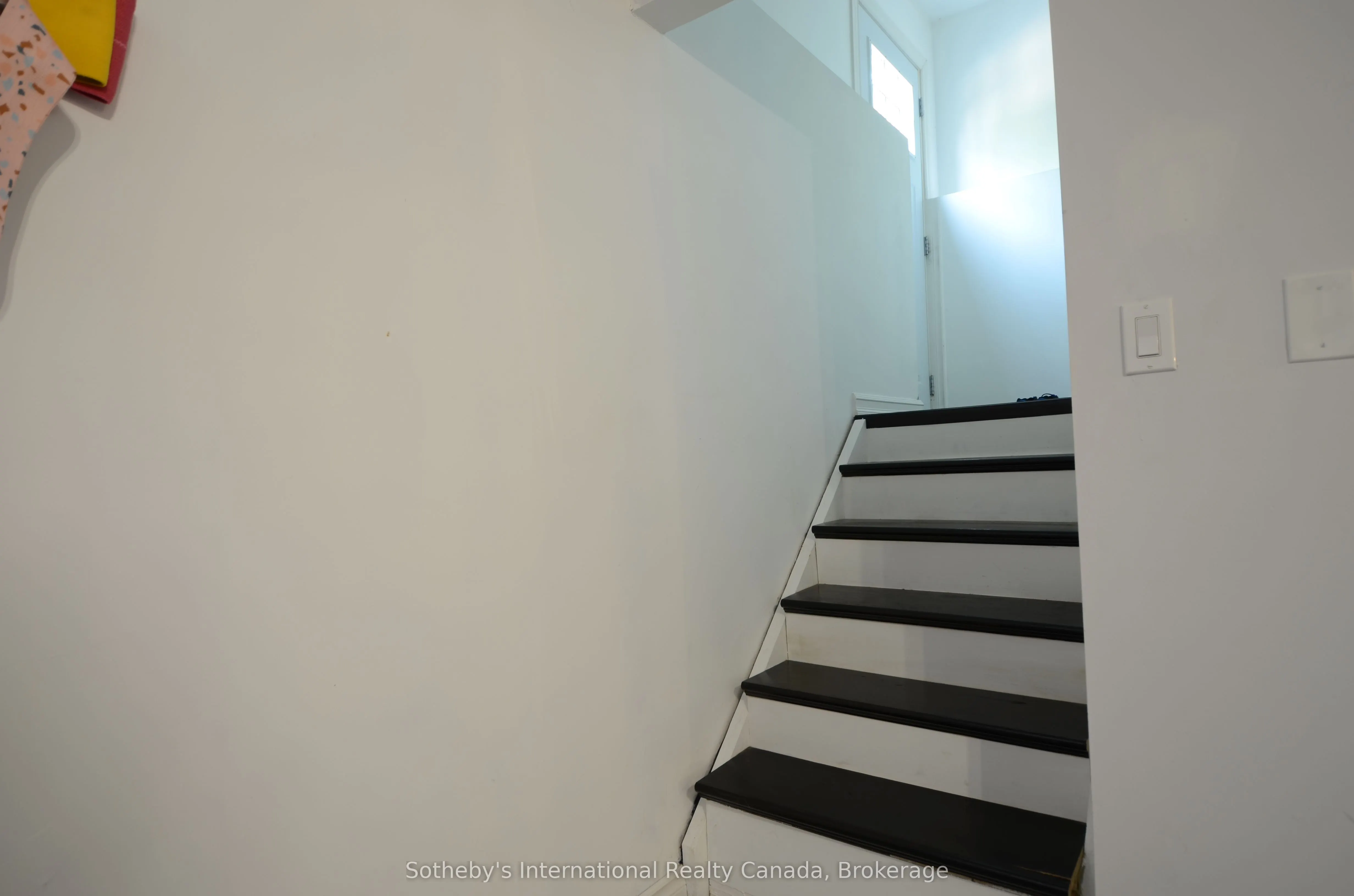 6 Longview Drive