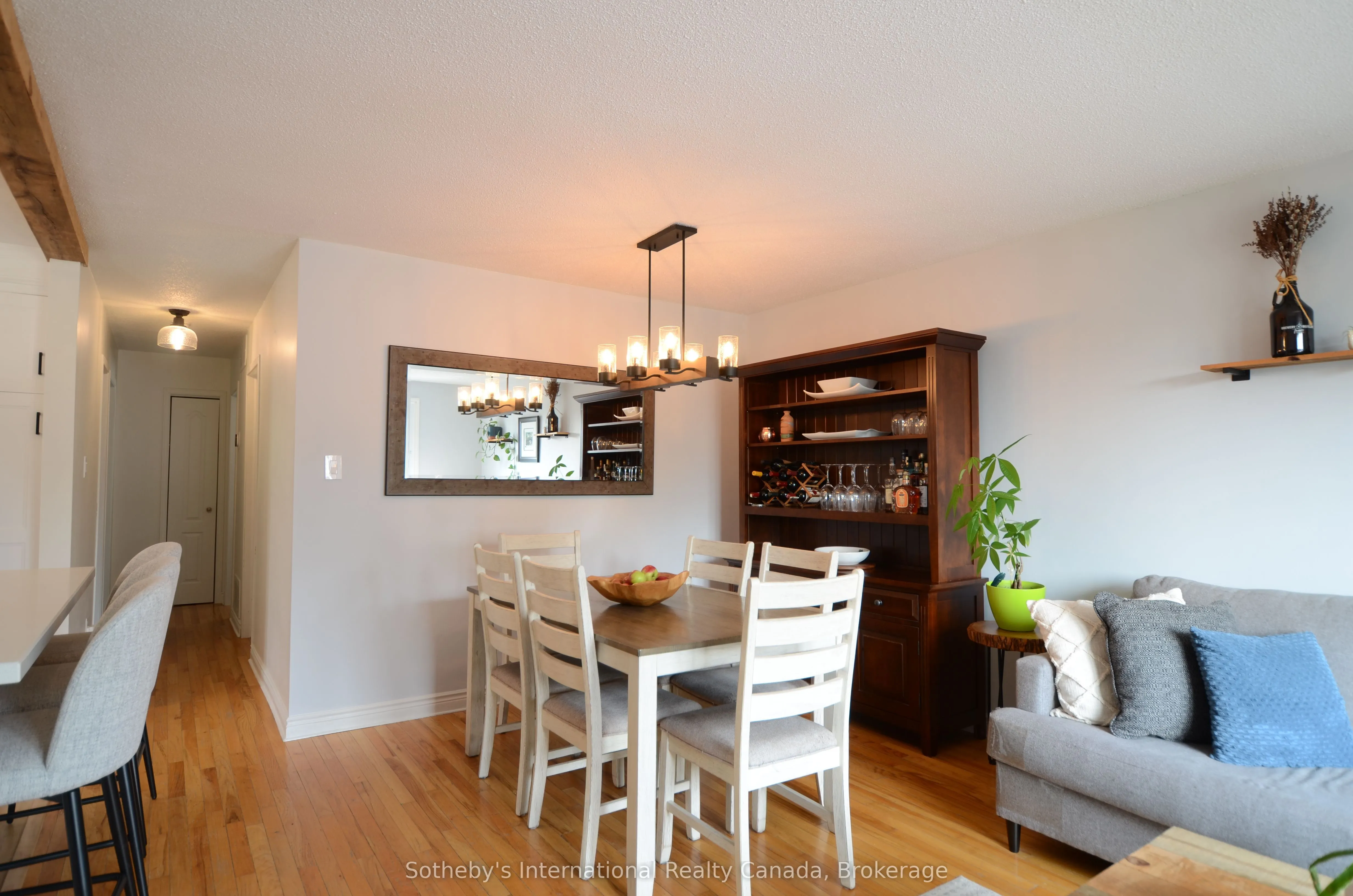 6 Longview Drive