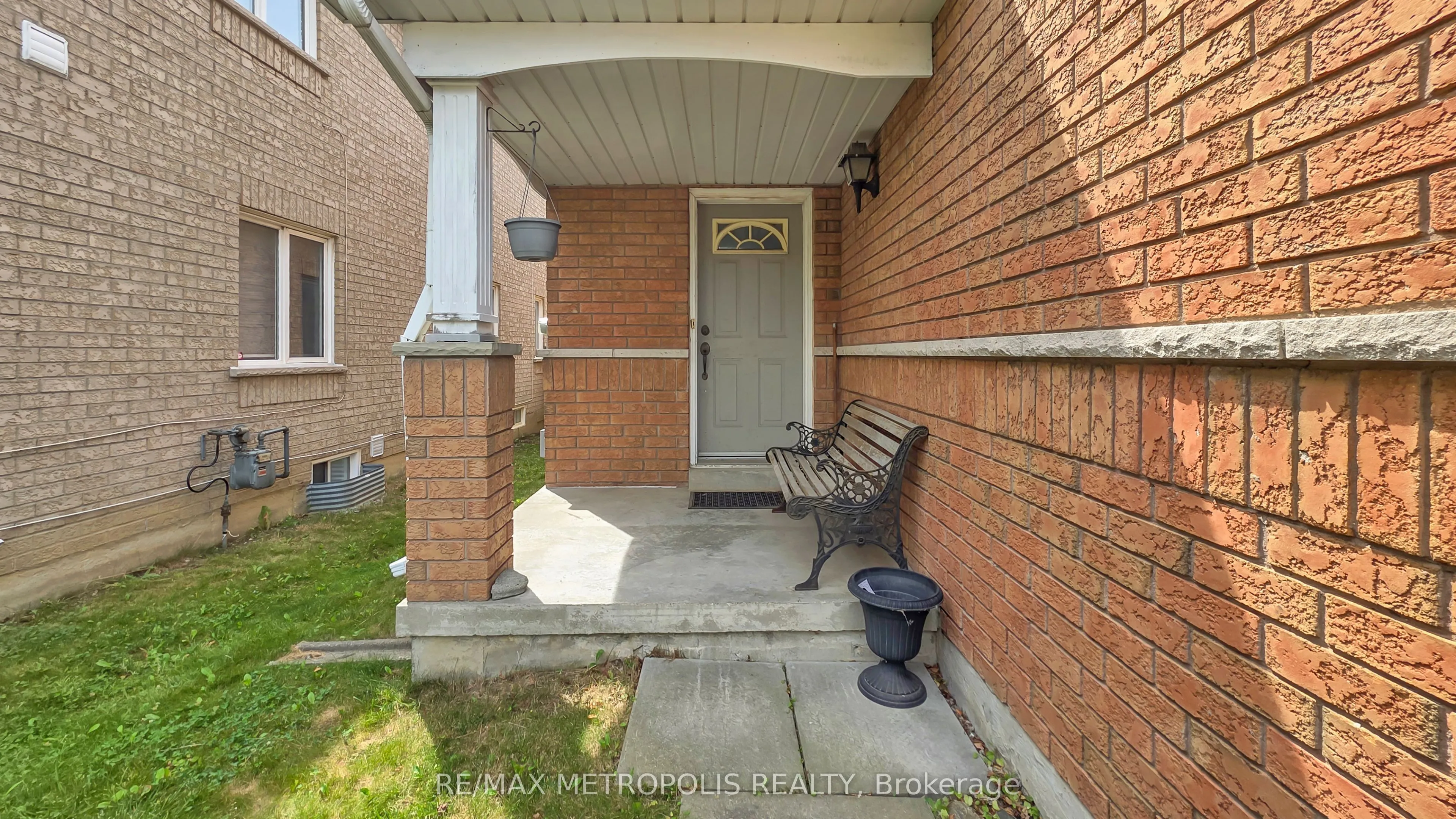 15 Royal Appian Crescent