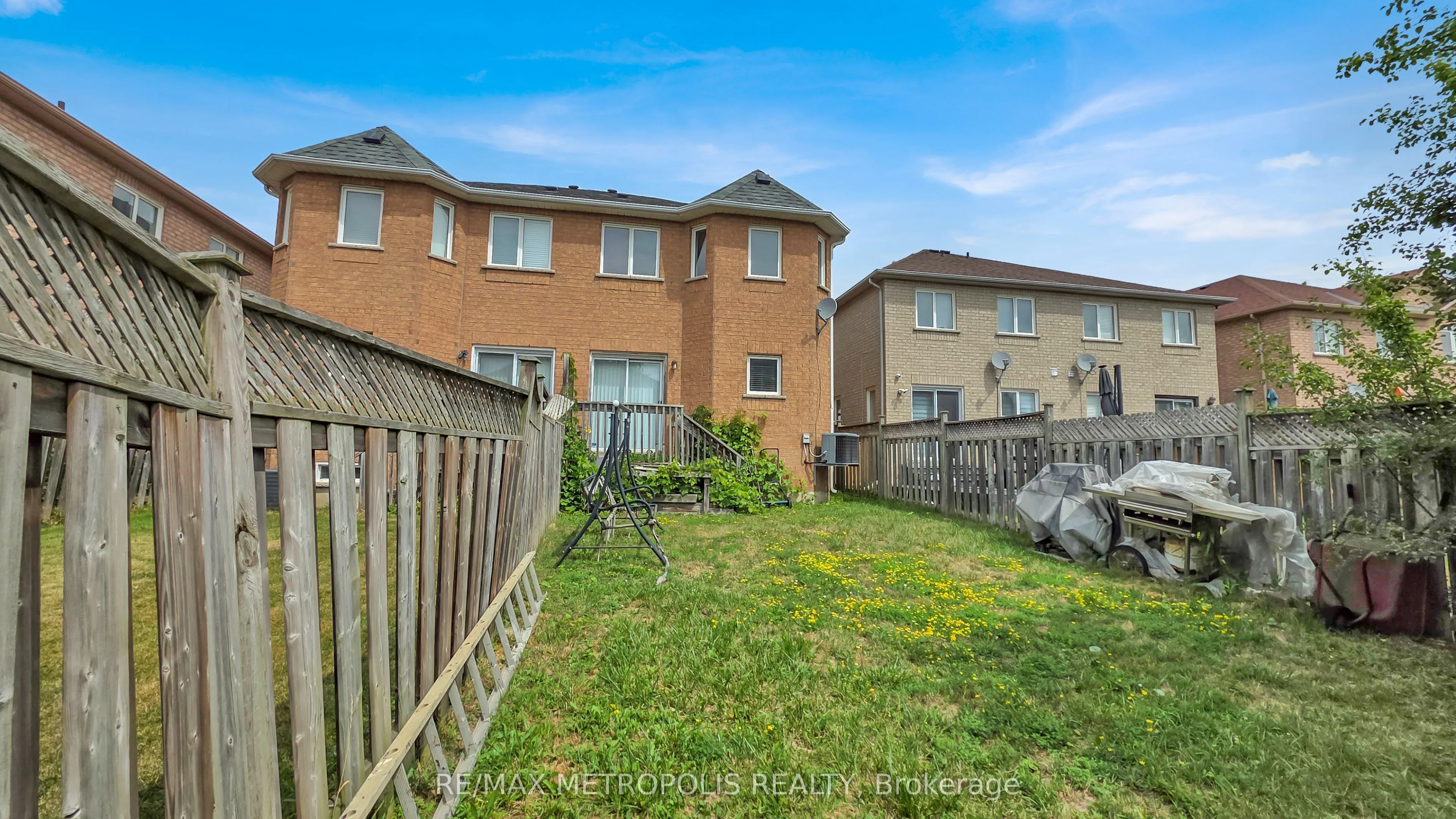 15 Royal Appian Crescent
