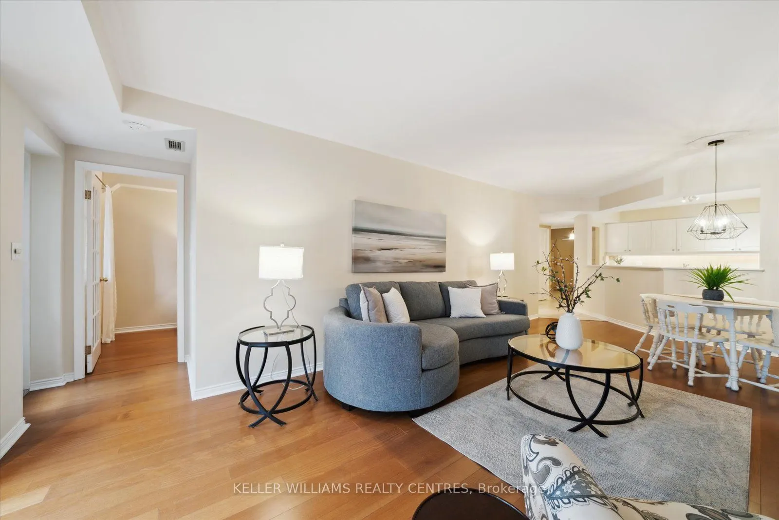 85 Wellington Street W, #203