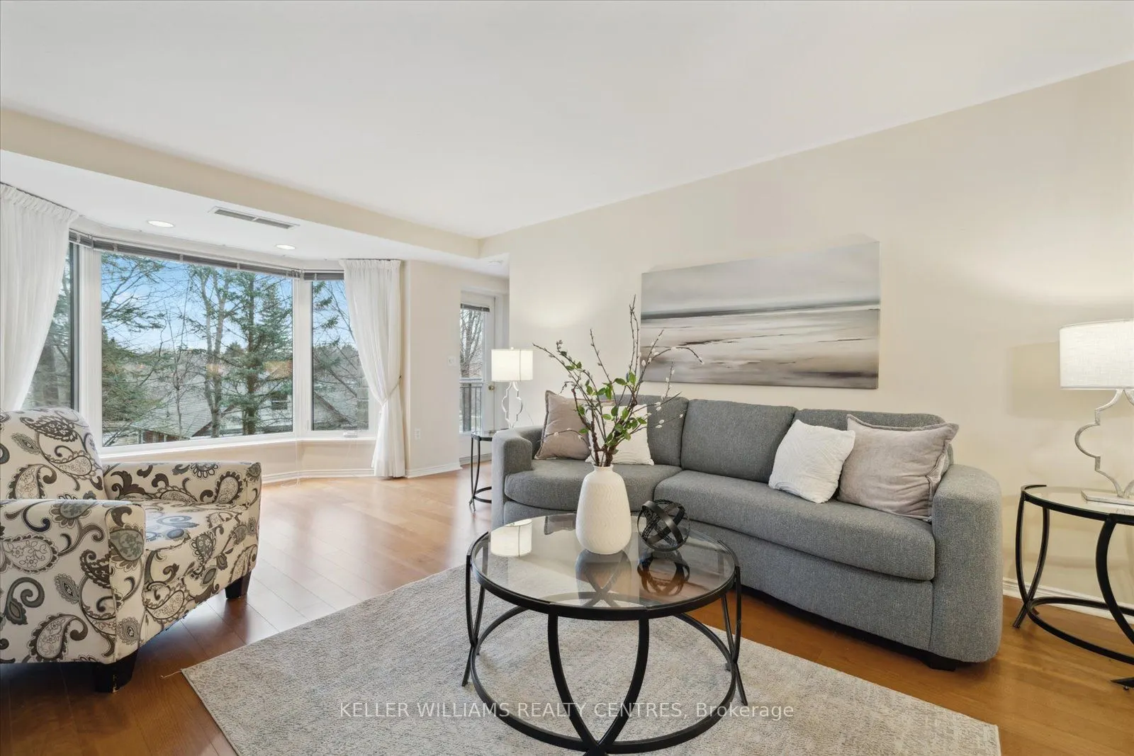 85 Wellington Street W, #203