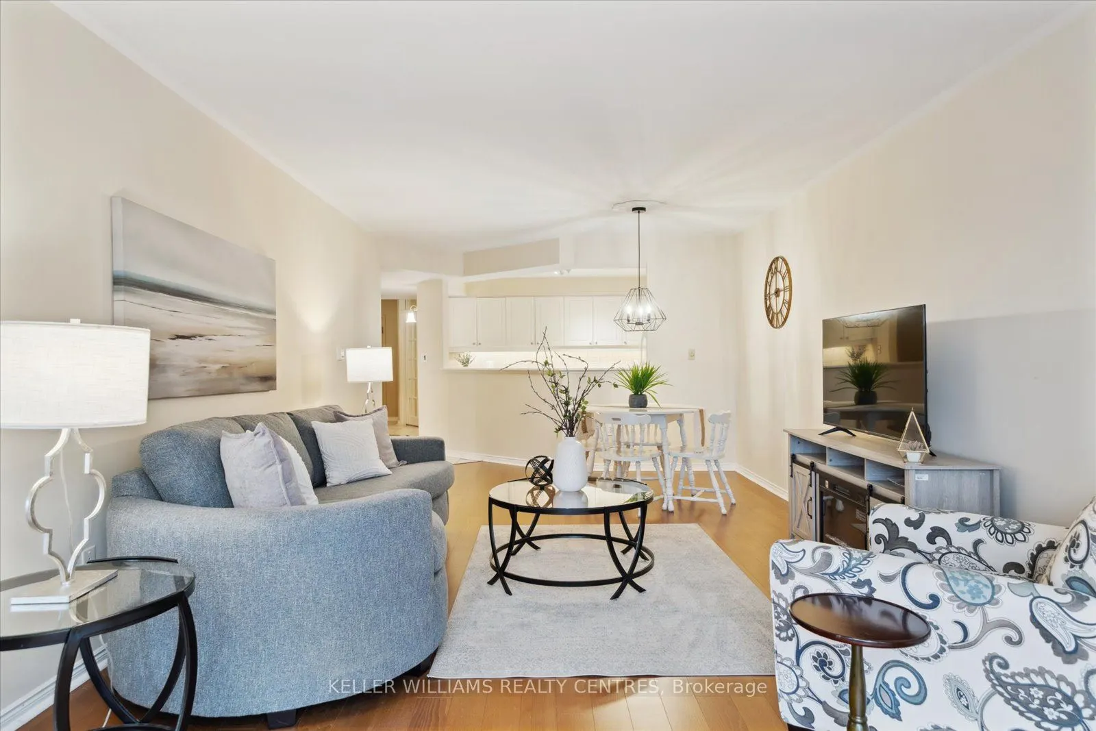 85 Wellington Street W, #203