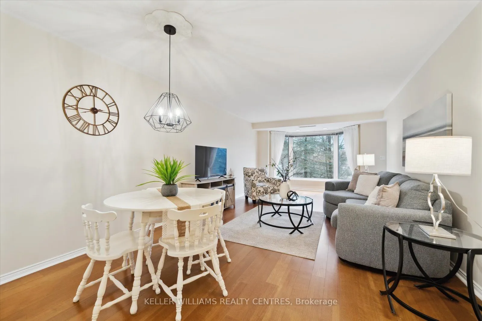 85 Wellington Street W, #203