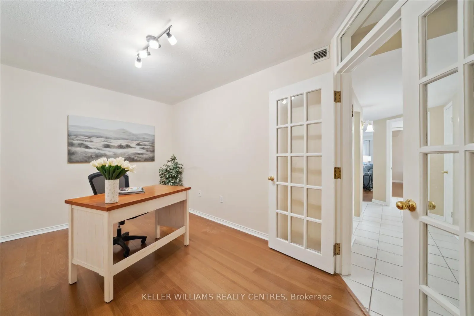 85 Wellington Street W, #203