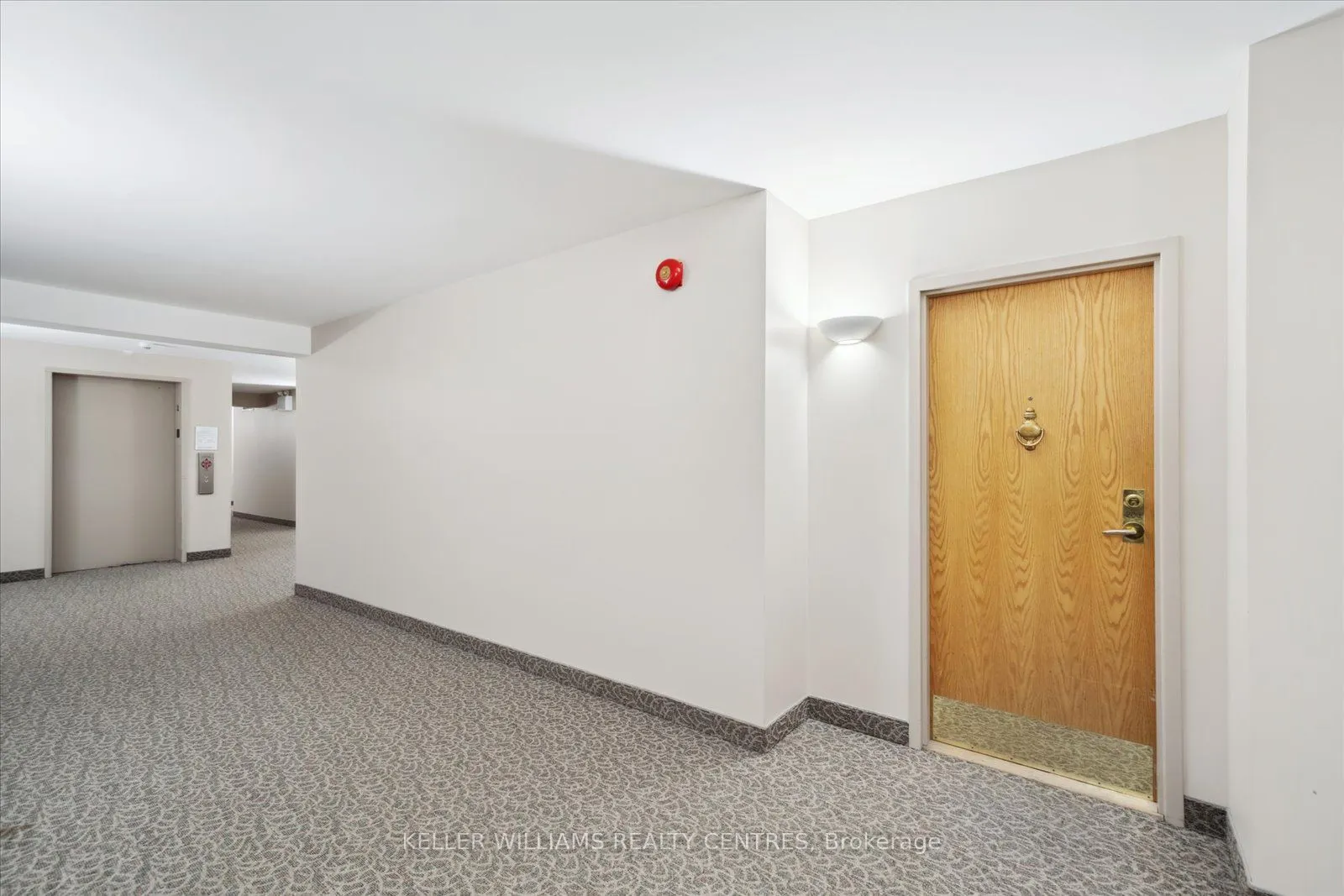 85 Wellington Street W, #203