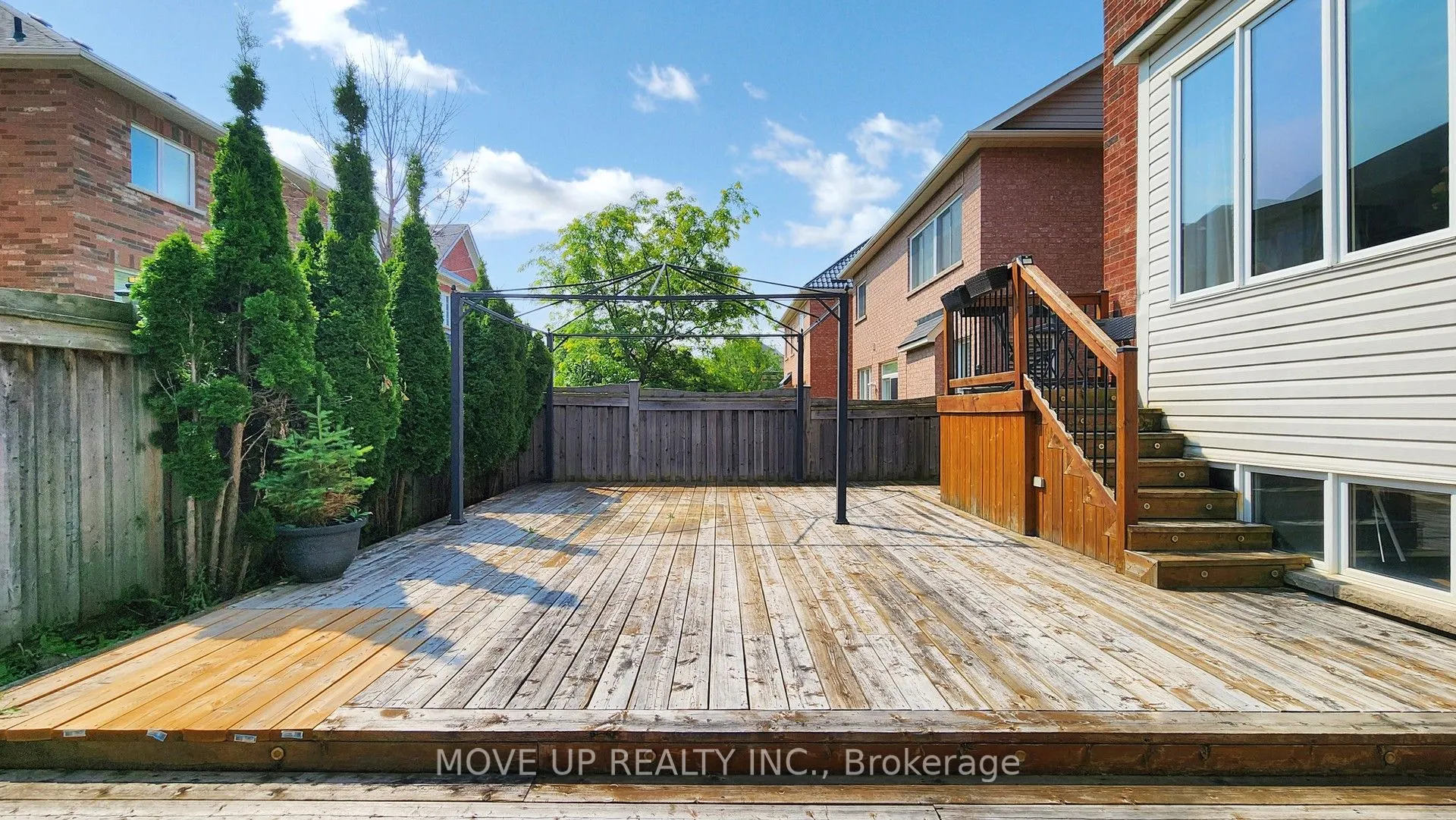 30 Hoppington Avenue