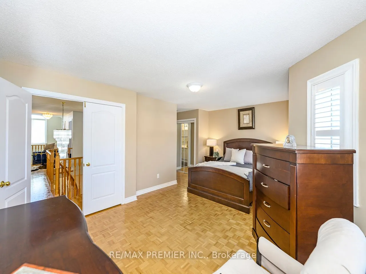 284 Avro Road