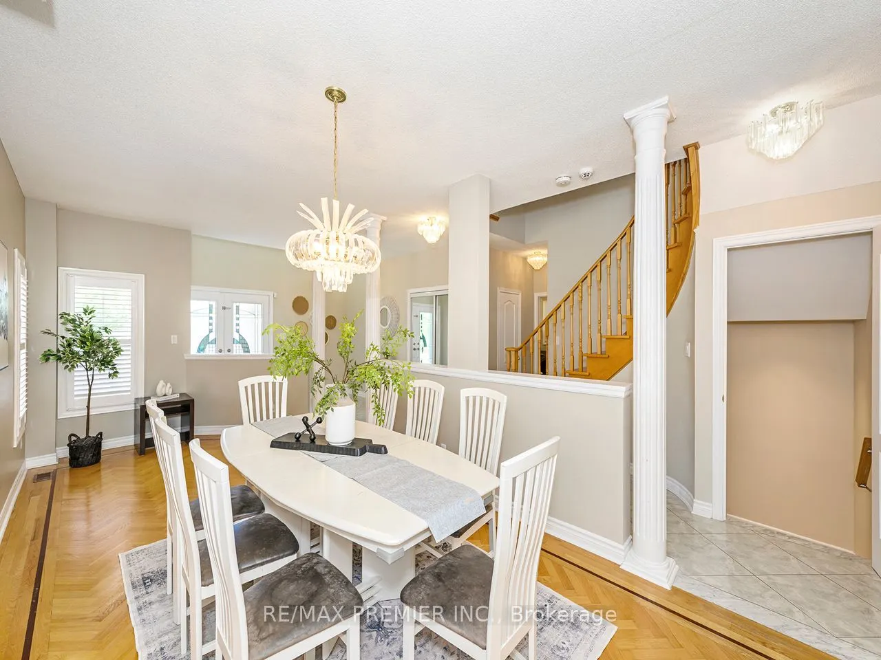 284 Avro Road