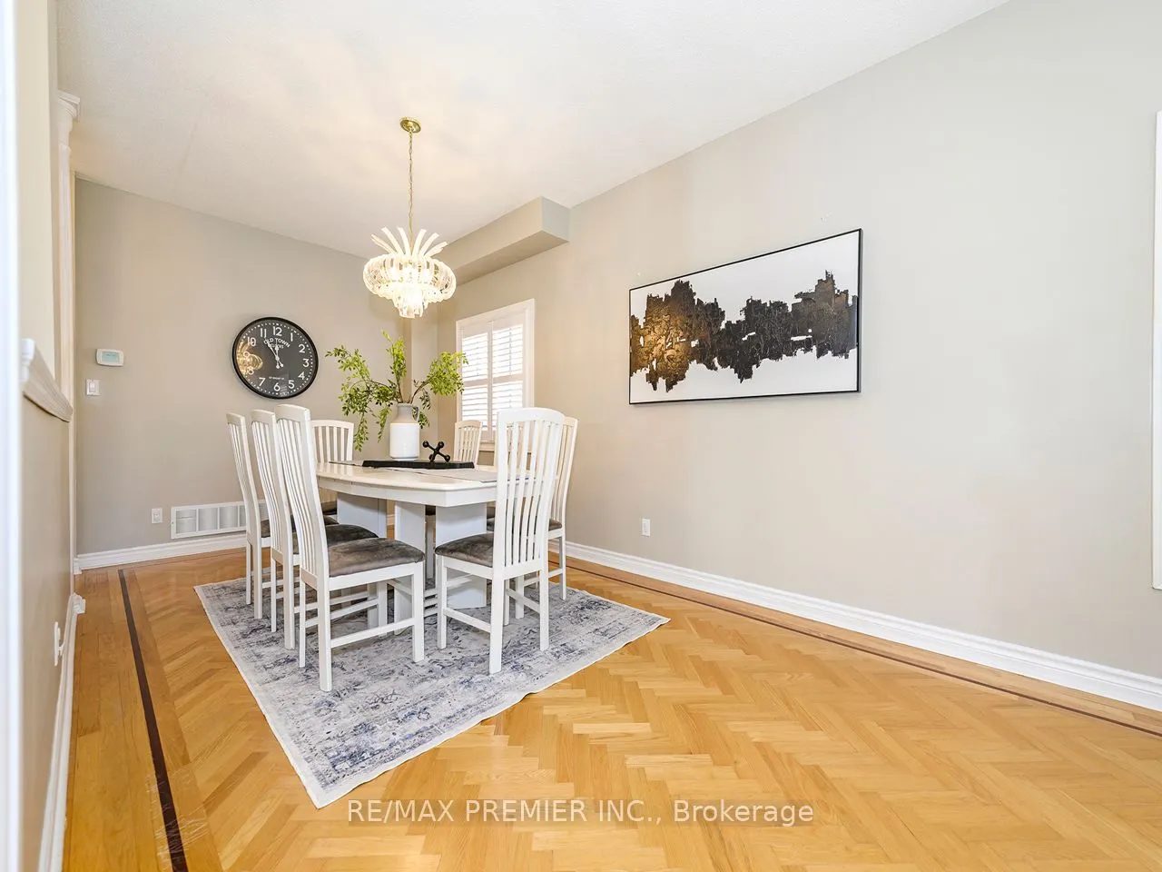 284 Avro Road