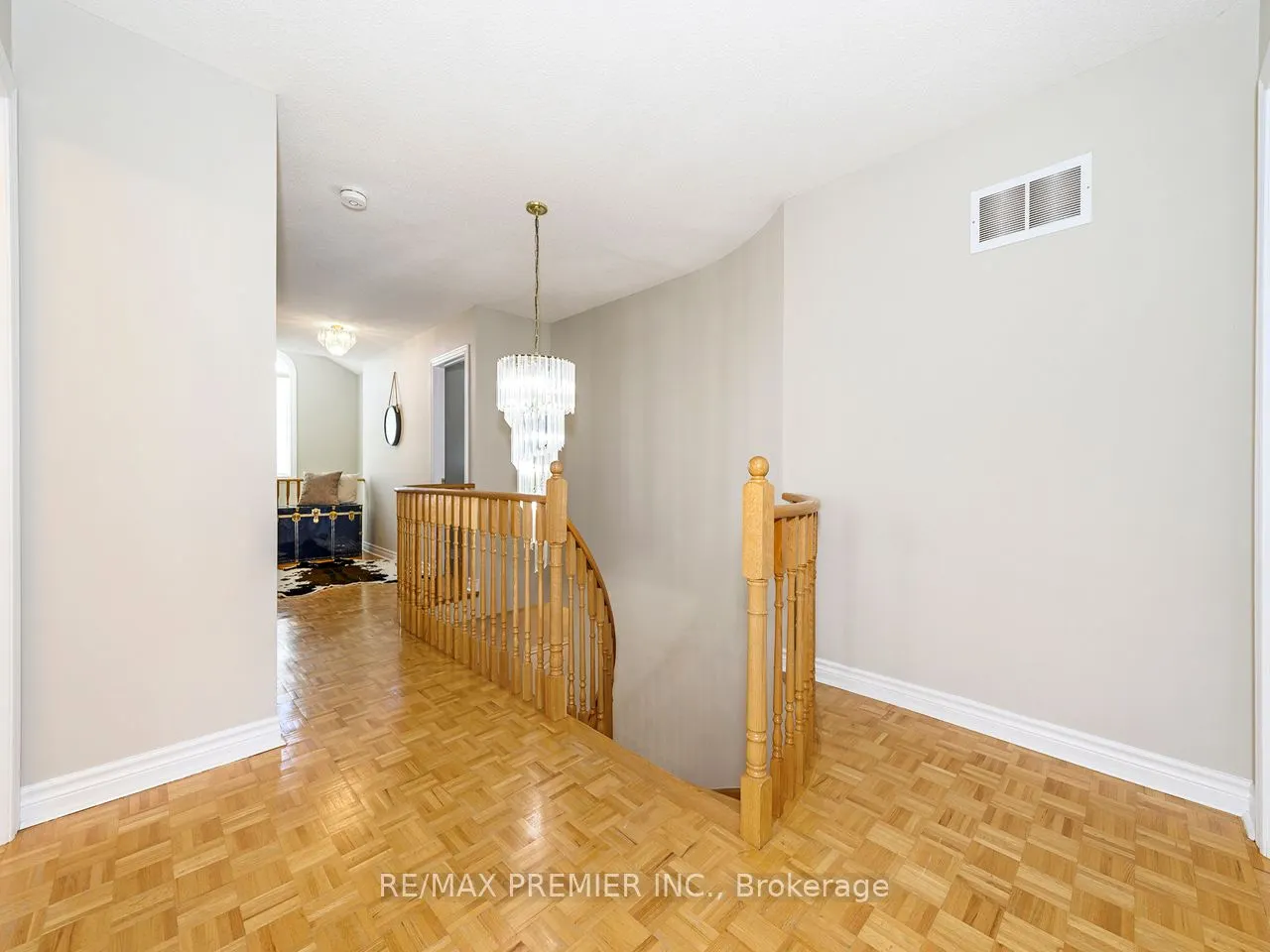 284 Avro Road