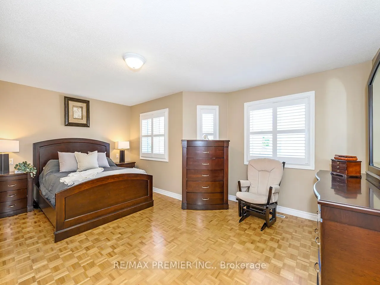 284 Avro Road