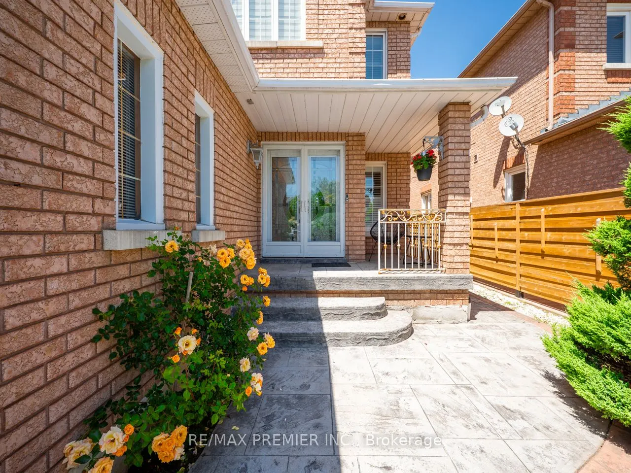 284 Avro Road