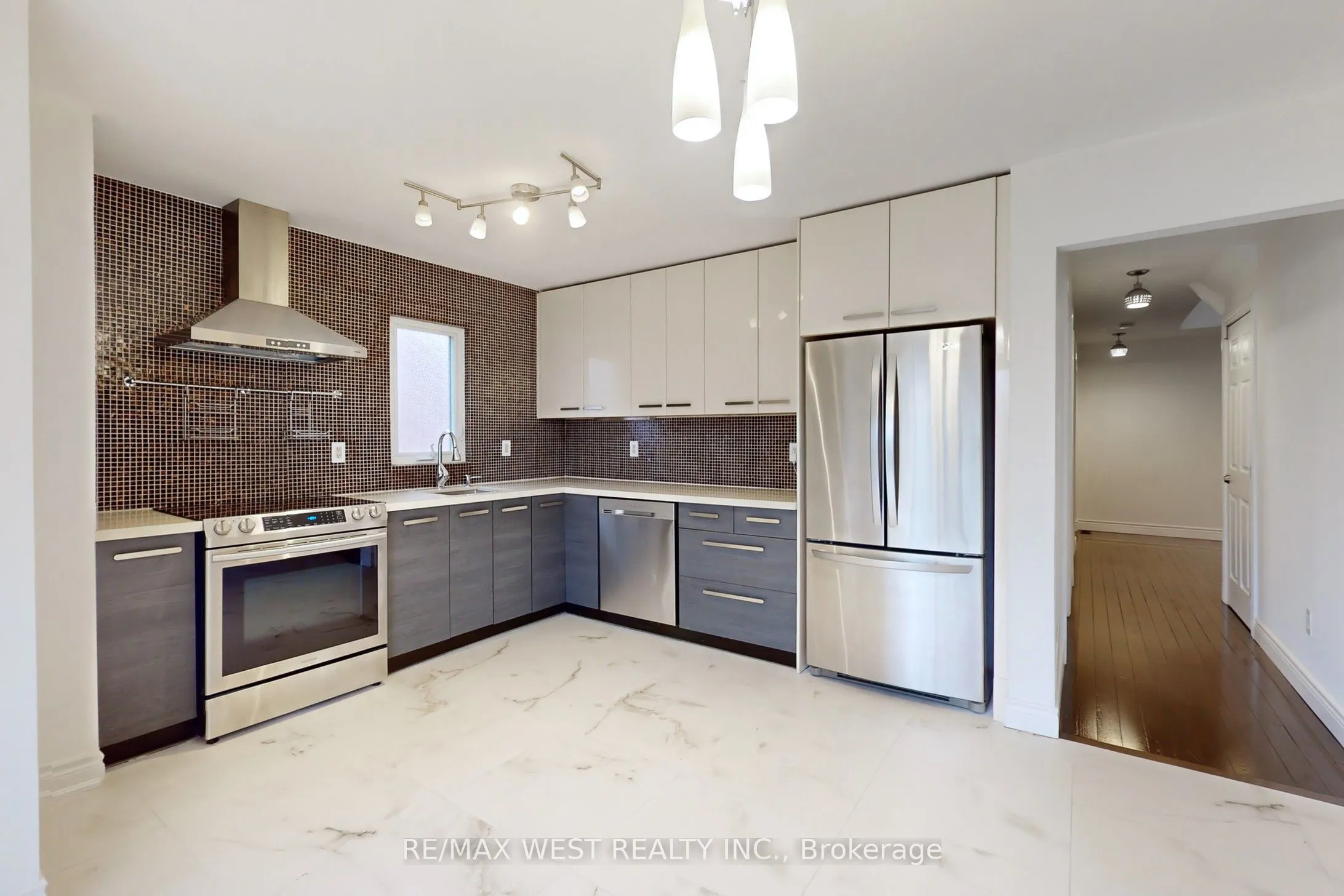 43 Chiswick Crescent