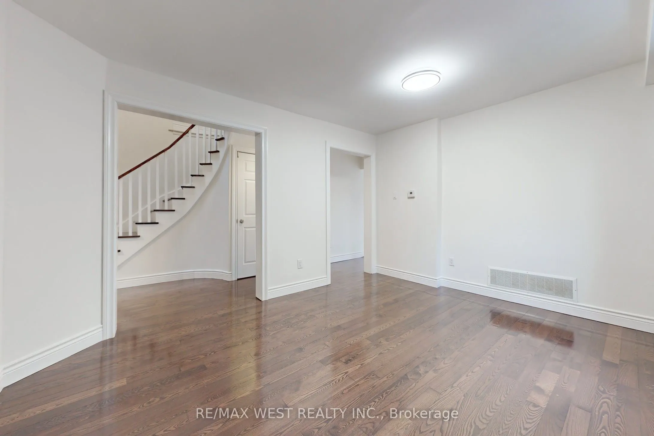 43 Chiswick Crescent