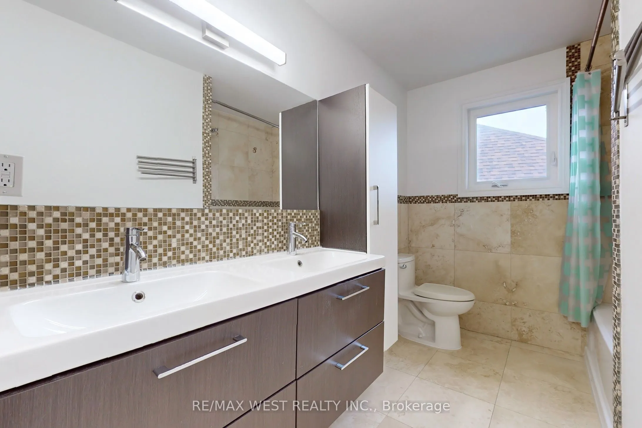 43 Chiswick Crescent