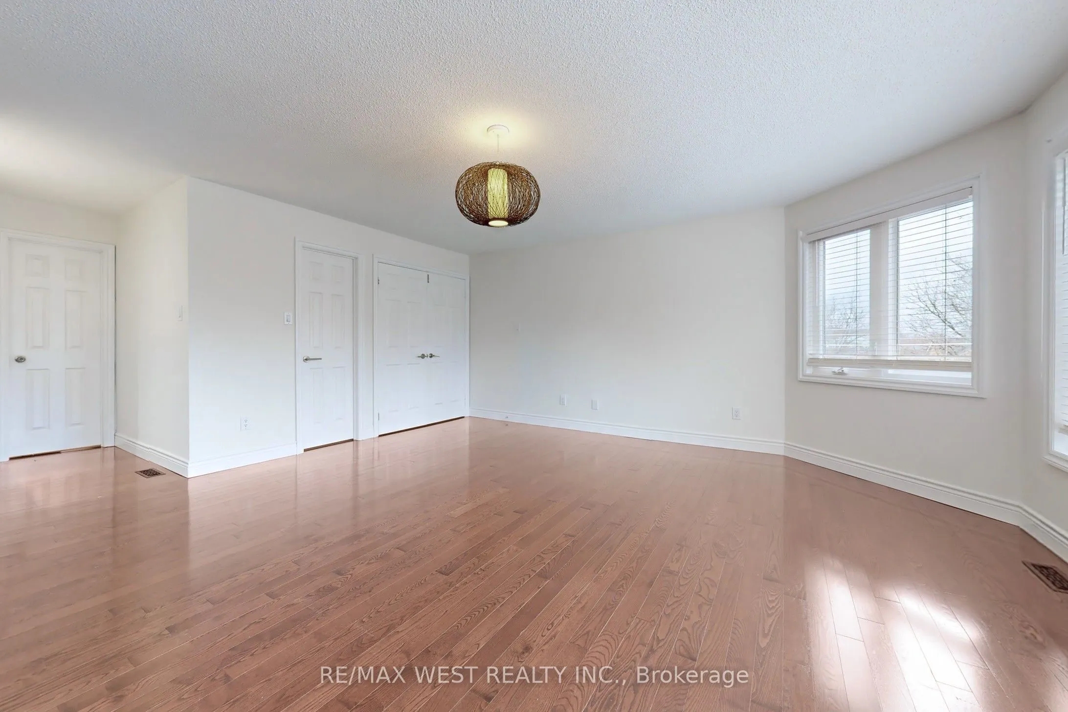 43 Chiswick Crescent