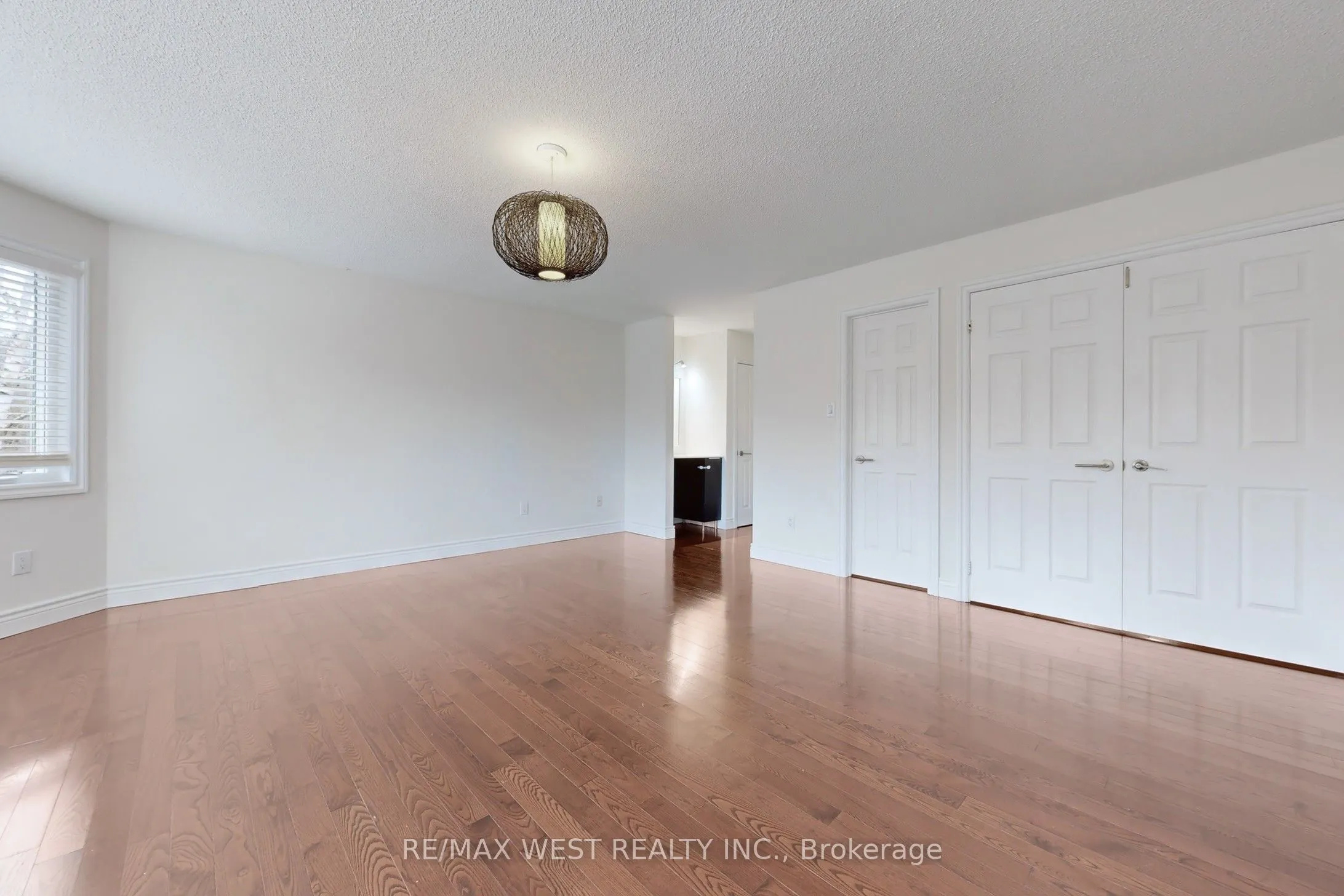 43 Chiswick Crescent