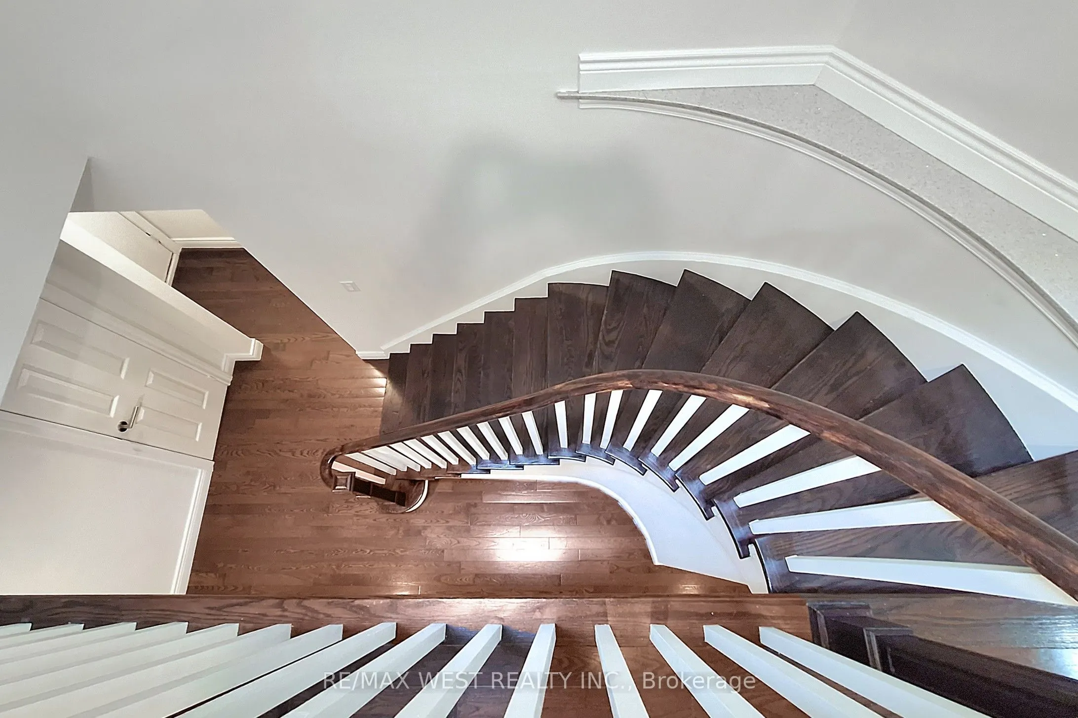 43 Chiswick Crescent