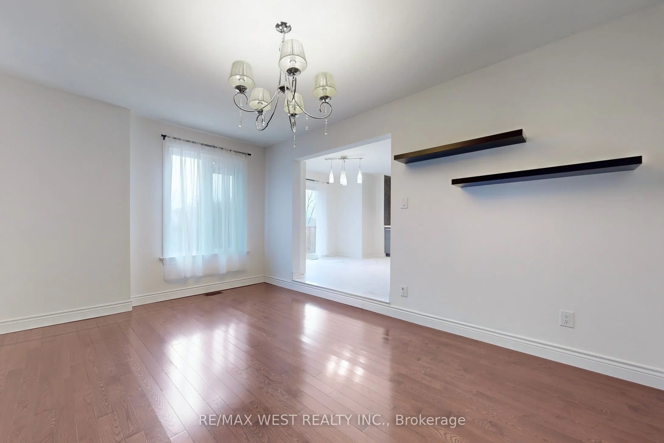 43 Chiswick Crescent