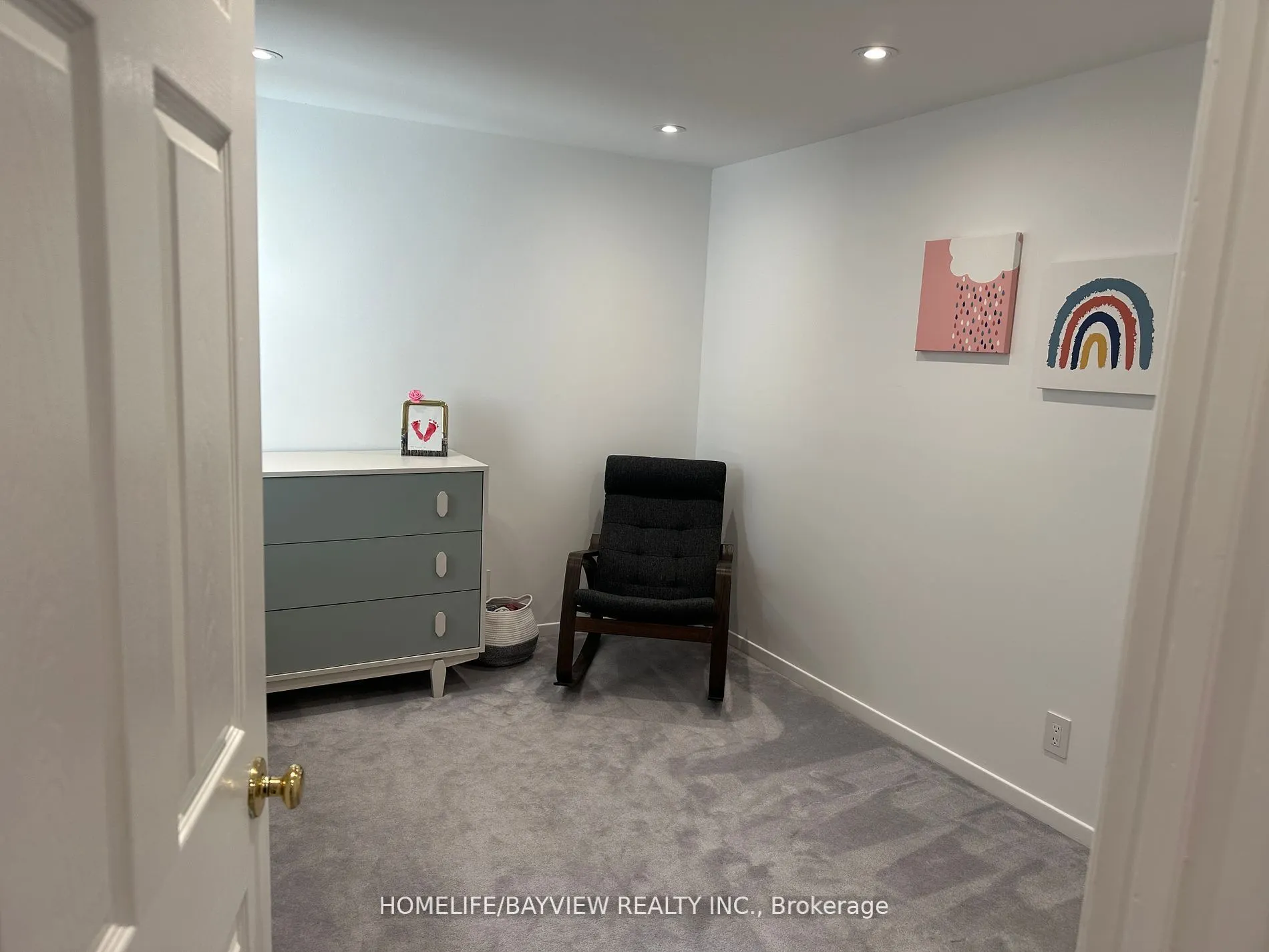 77 Eleanor Circle