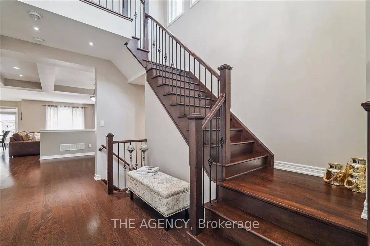 77 Sharpe Crescent