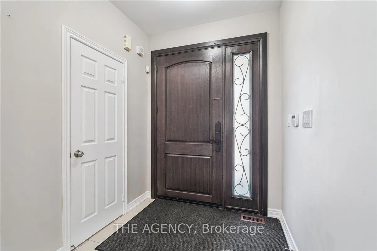 77 Sharpe Crescent