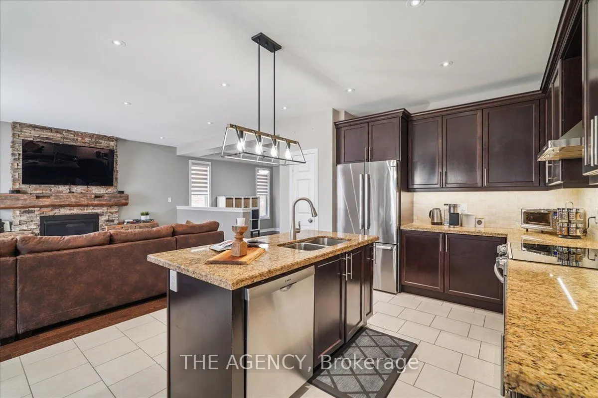 77 Sharpe Crescent