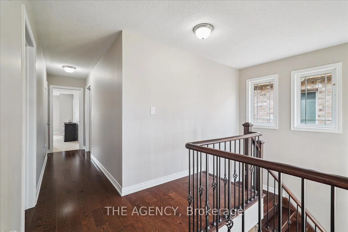 77 Sharpe Crescent