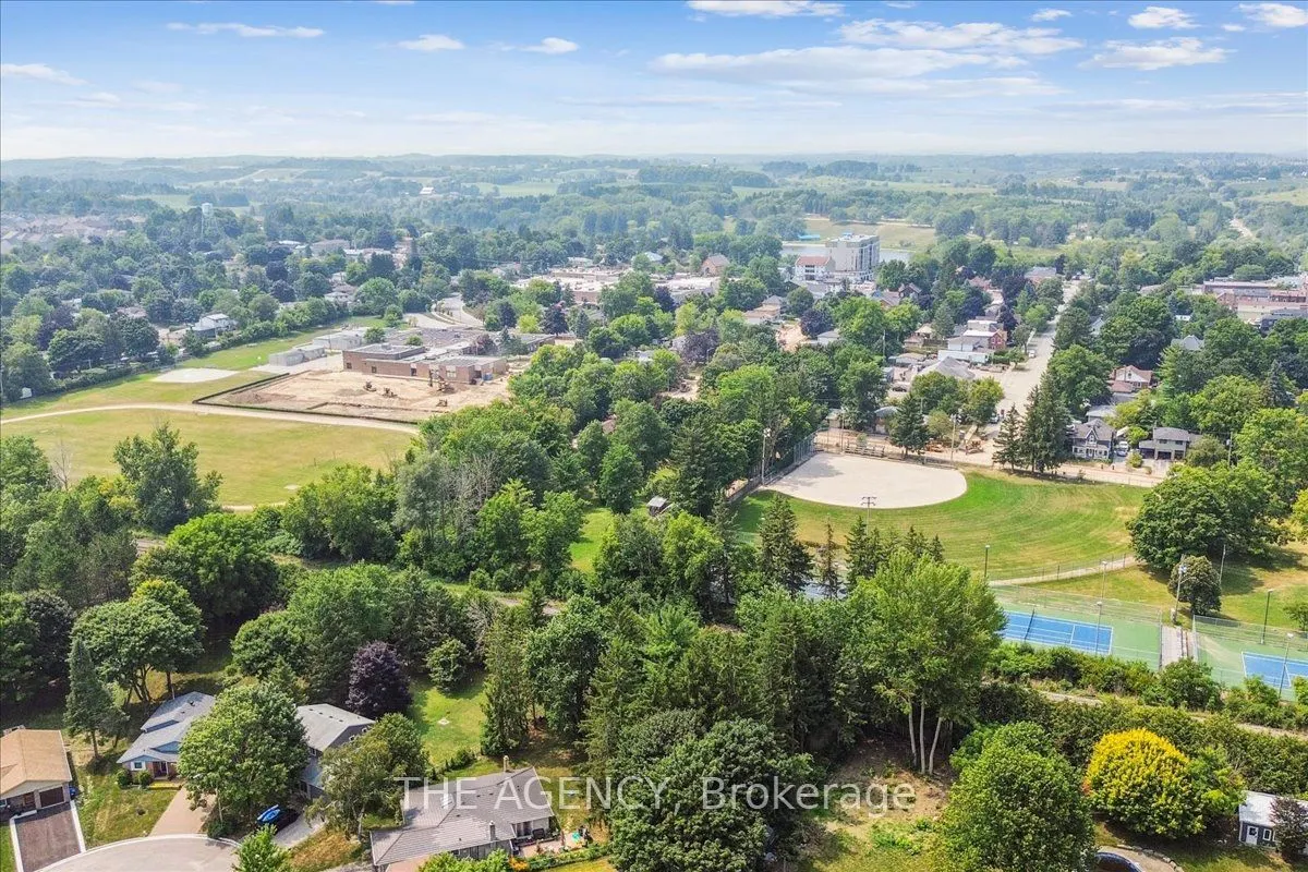 77 Sharpe Crescent