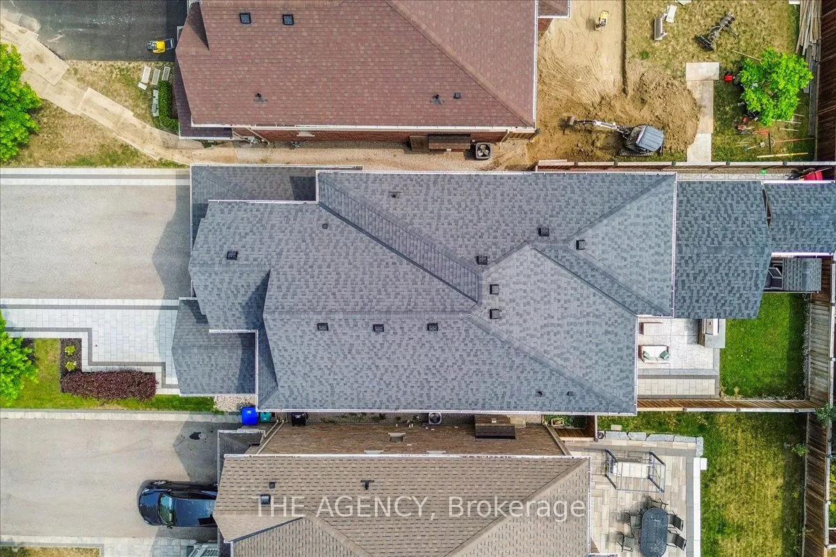 77 Sharpe Crescent