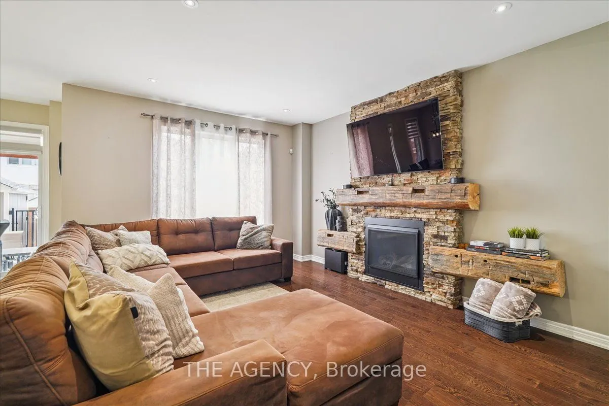 77 Sharpe Crescent