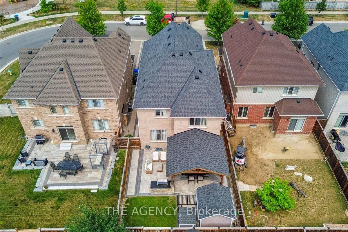 77 Sharpe Crescent