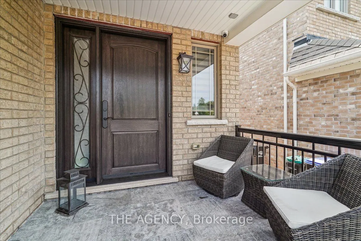77 Sharpe Crescent