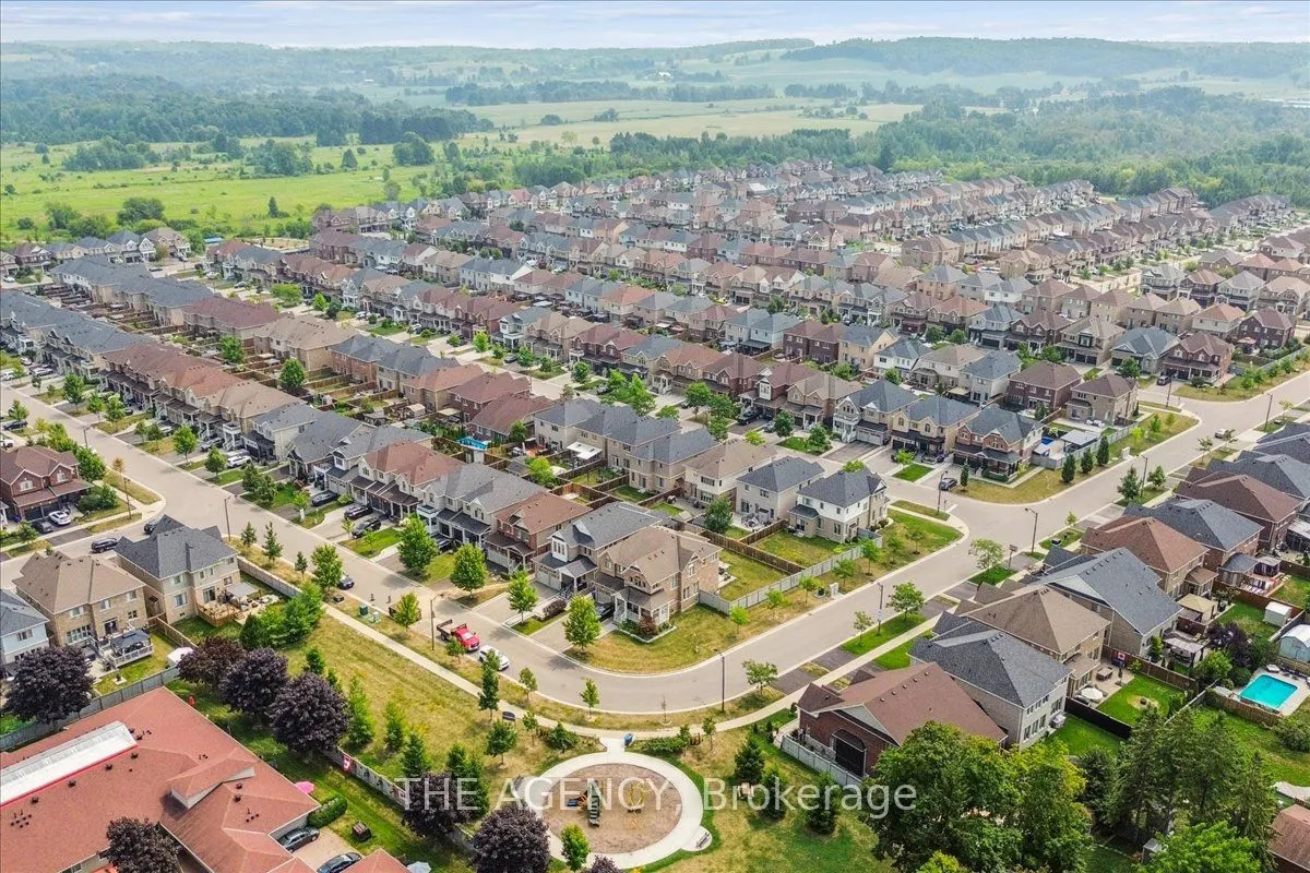 77 Sharpe Crescent