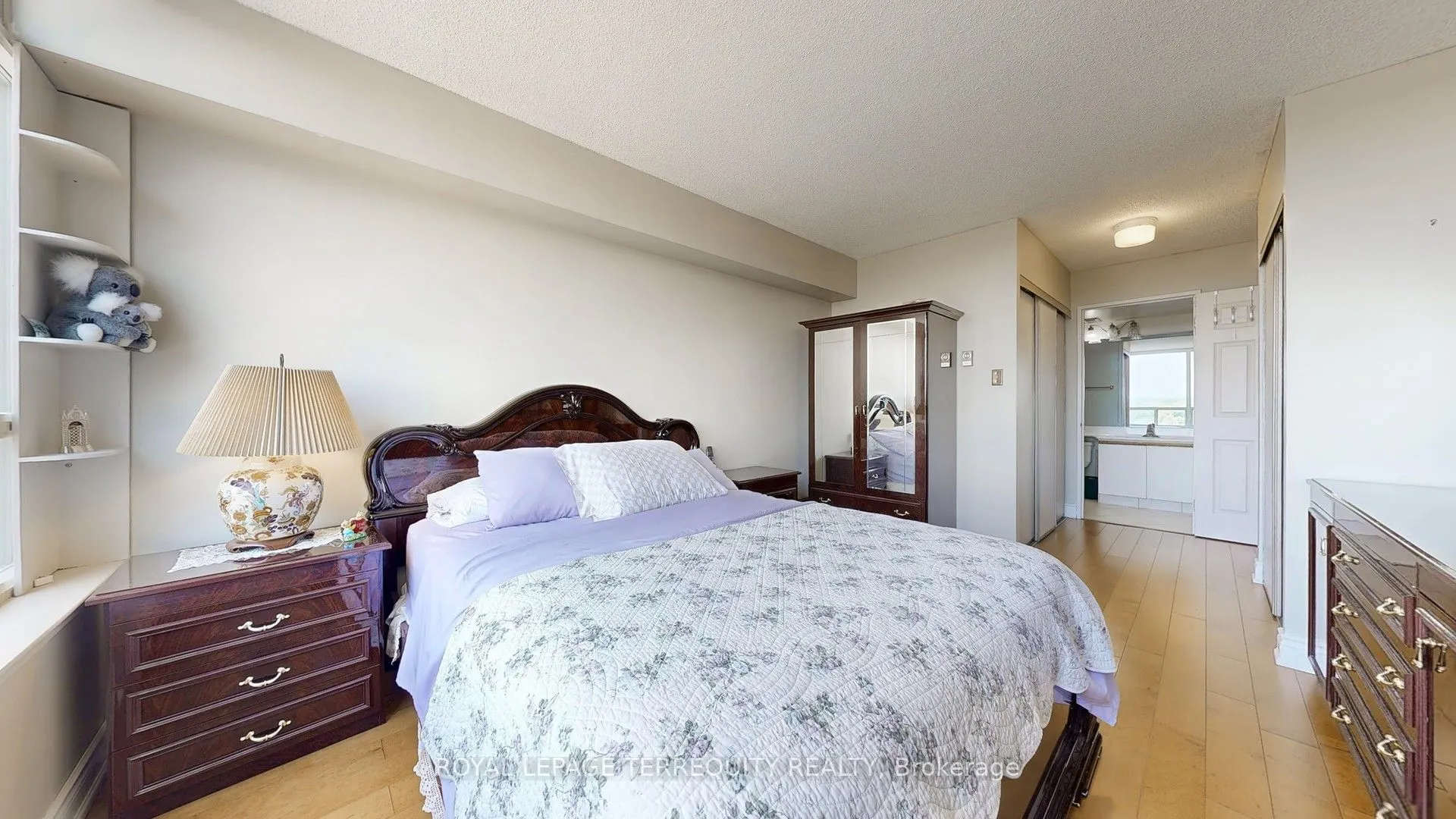 32 Clarissa Drive, #917