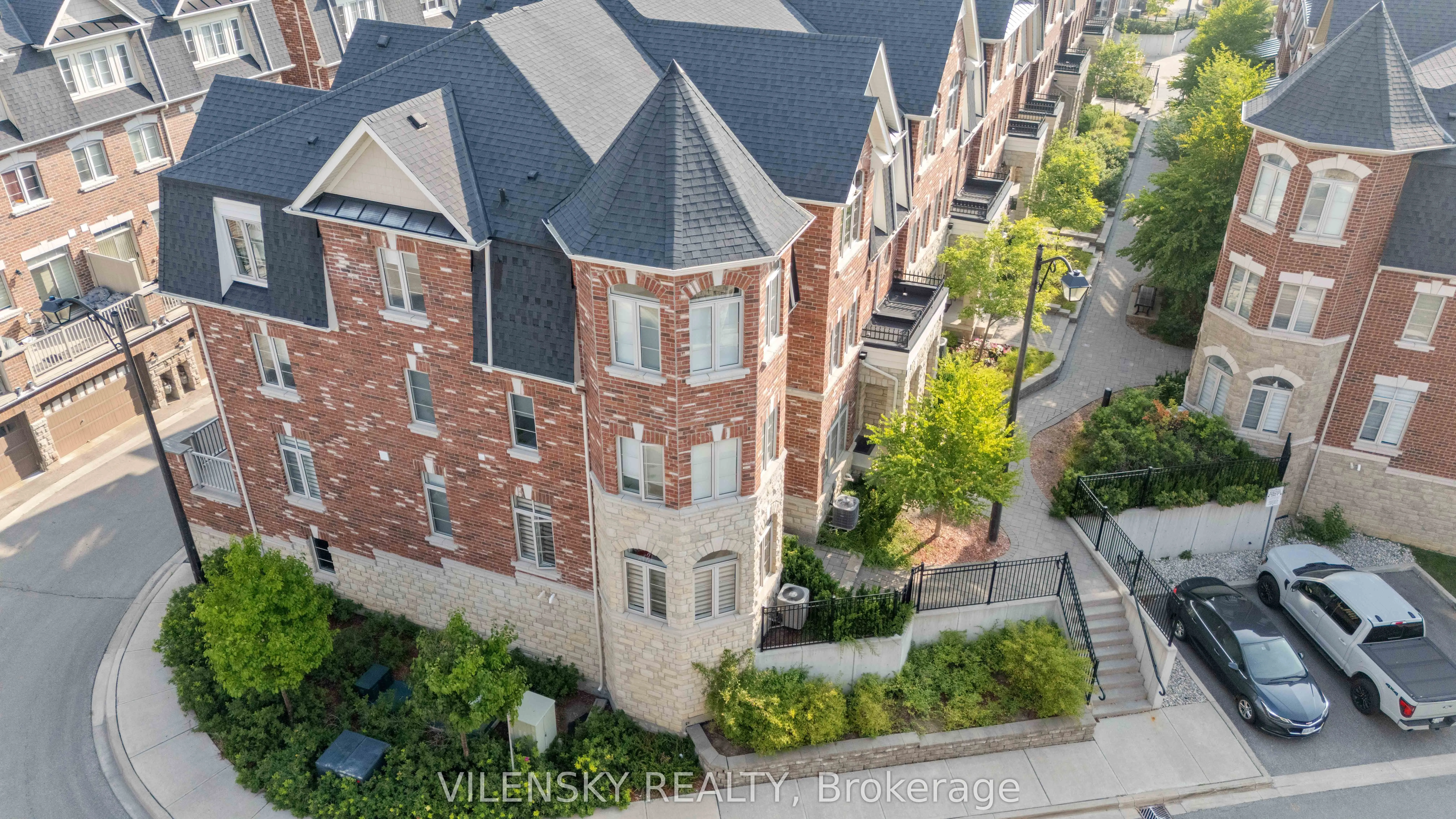 1331 Major Mackenzie Drive, #25
