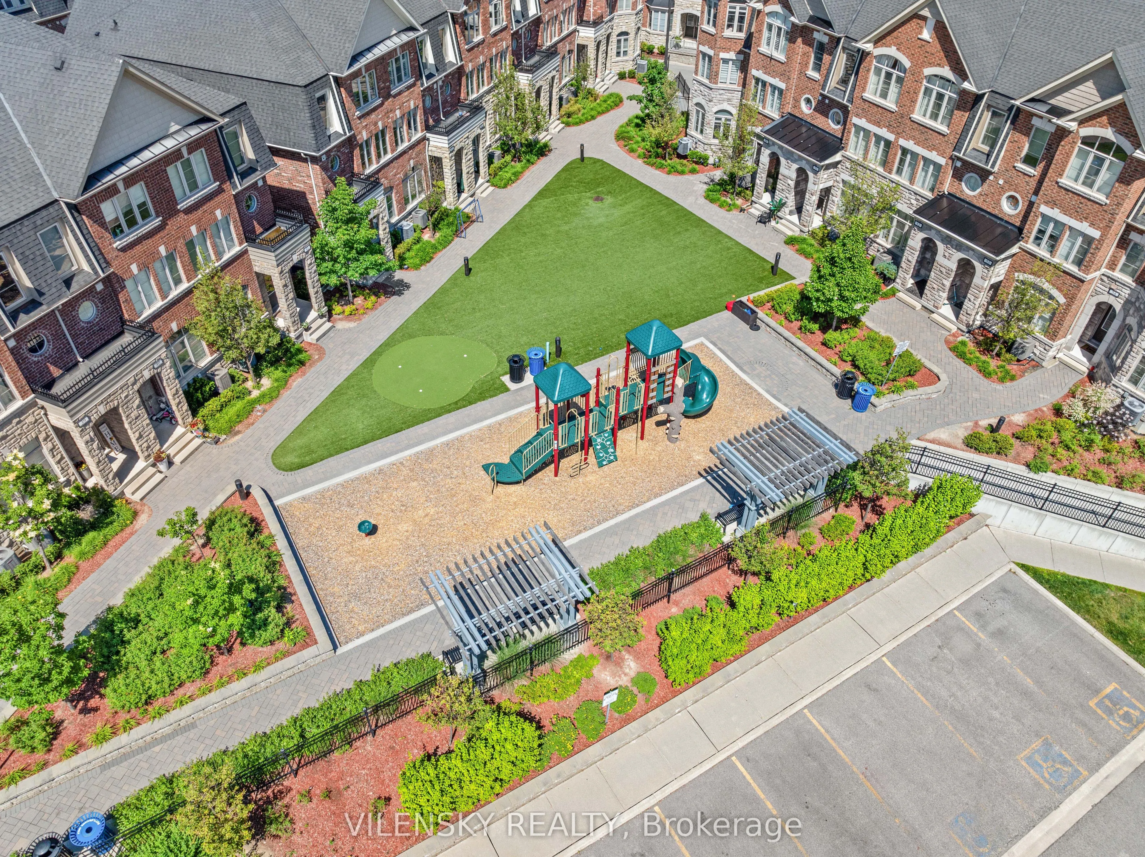 1331 Major Mackenzie Drive, #25
