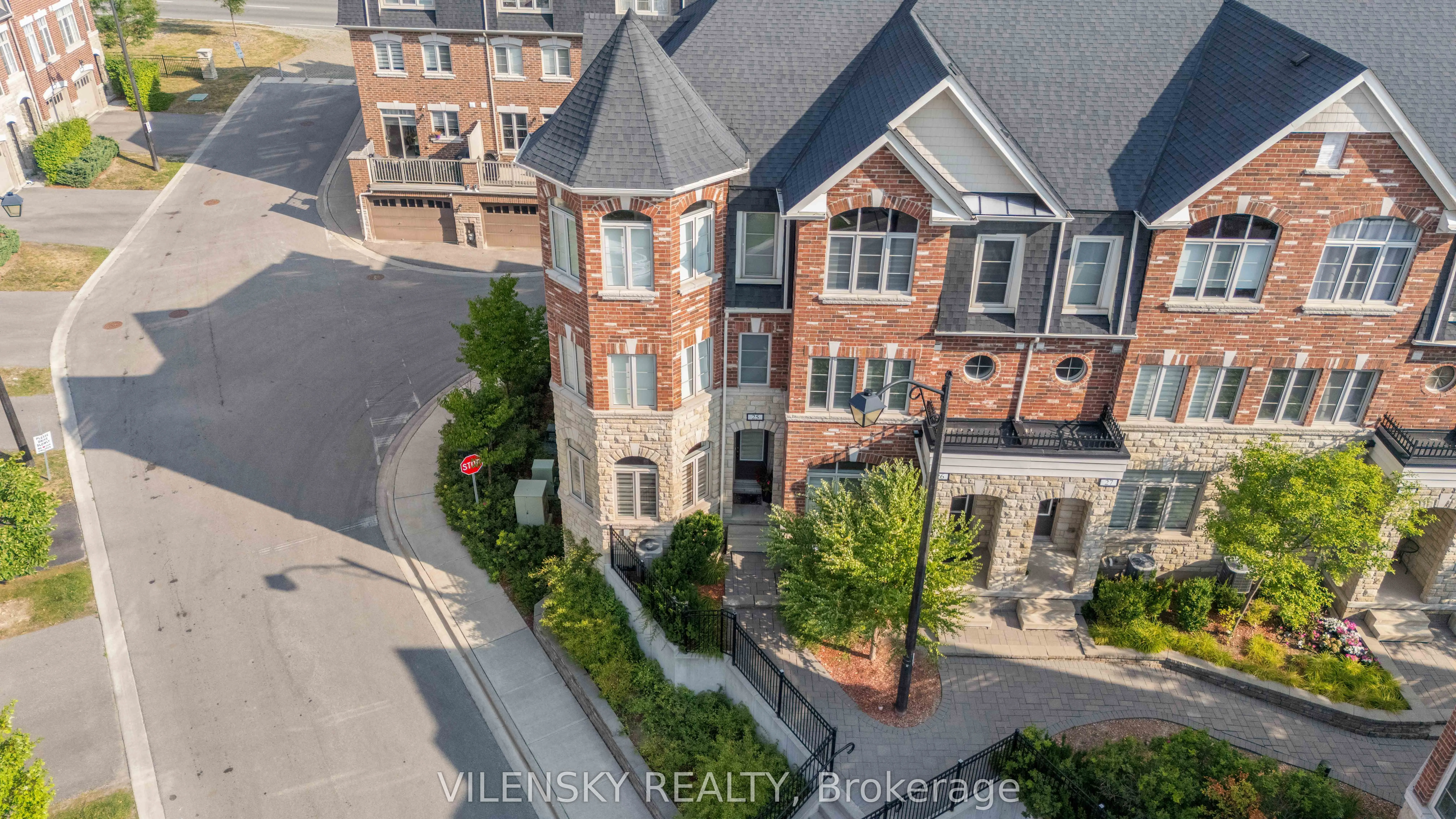 1331 Major Mackenzie Drive, #25