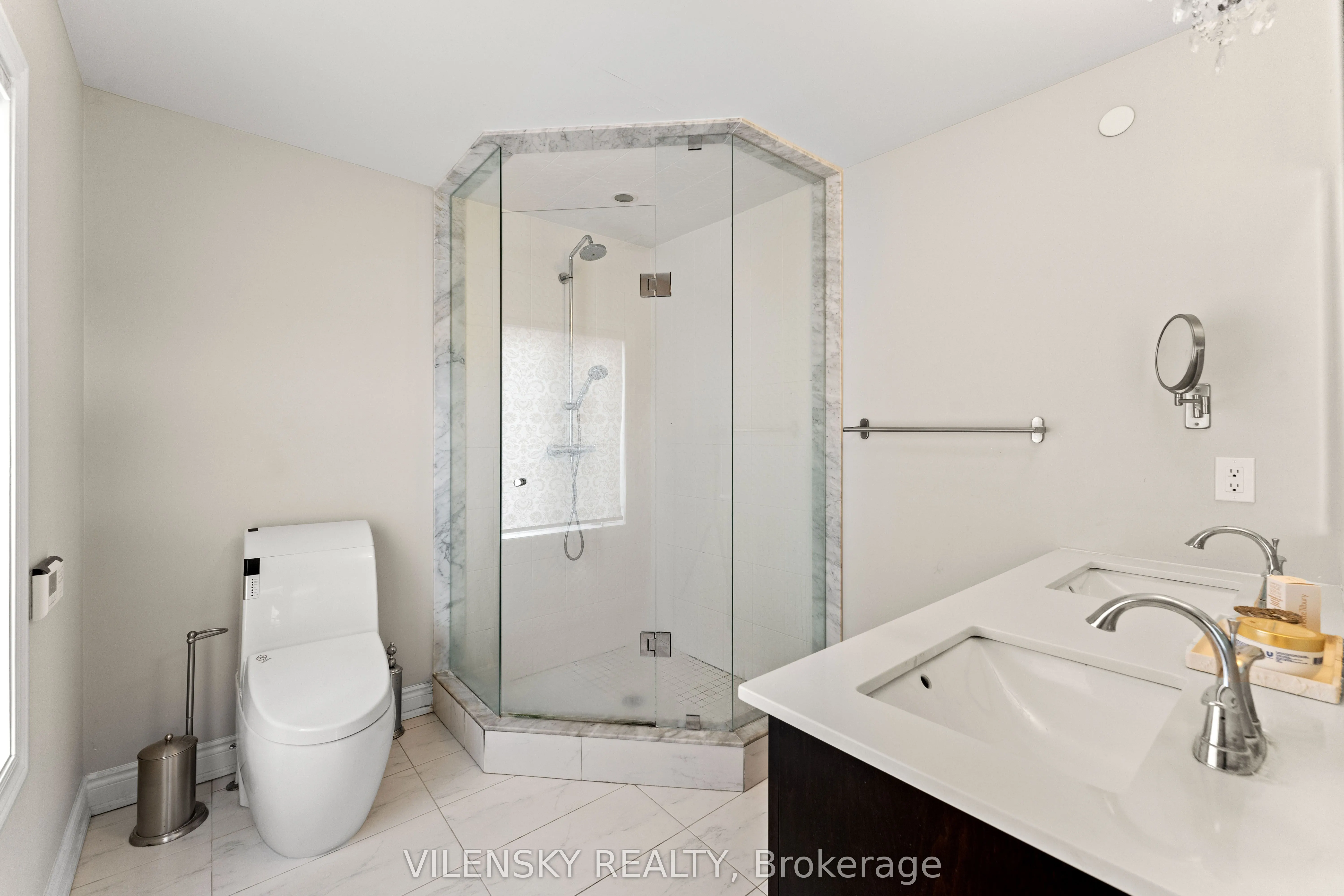 1331 Major Mackenzie Drive, #25