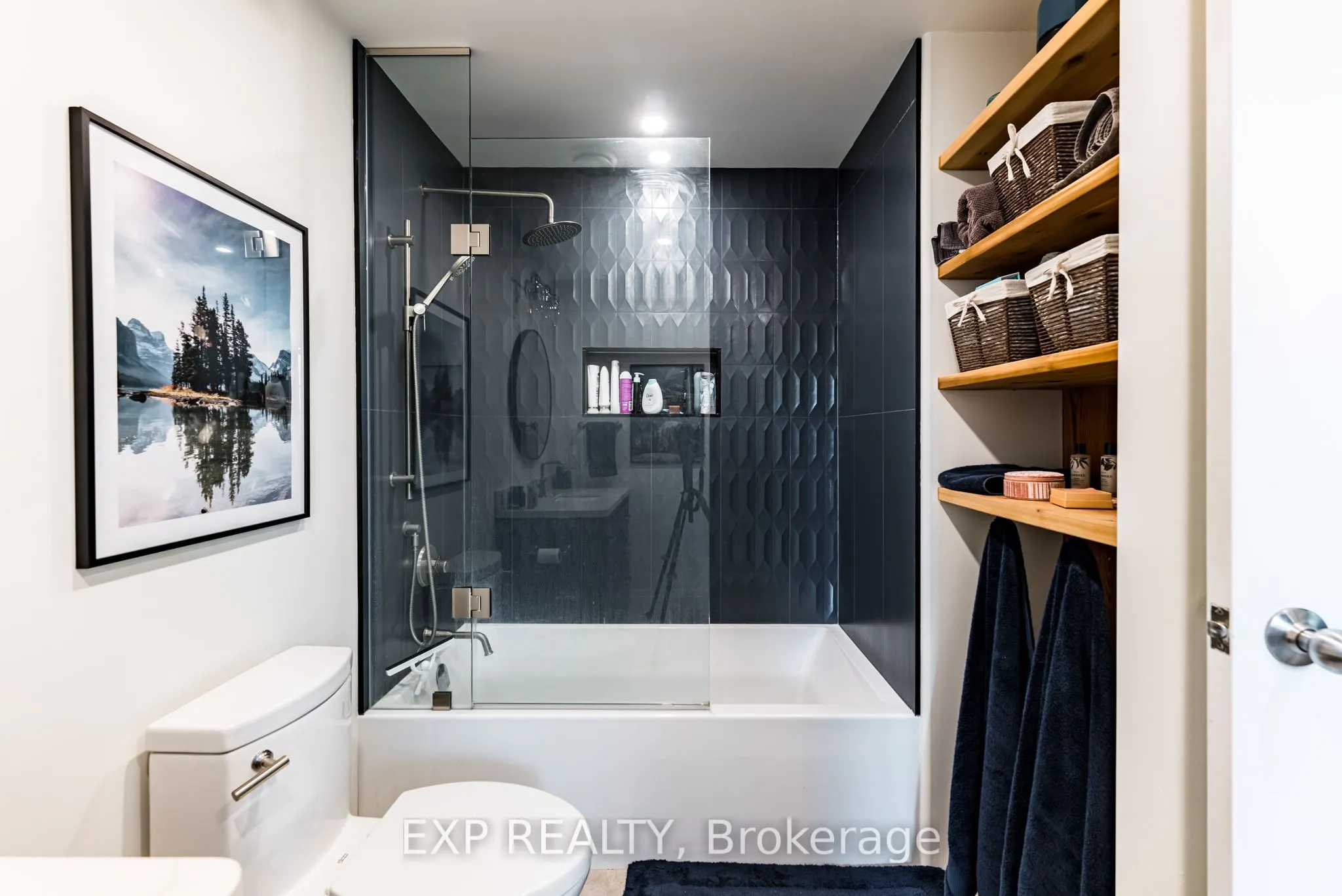 543 Timothy Street, #111